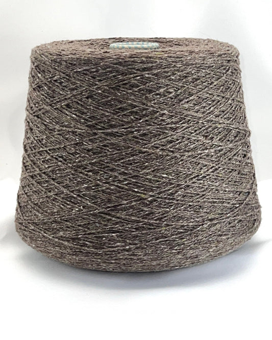 Cariaggi NEW HARRIS cashmere tweed yarn cone Italy
100 percent cashmere tweed yarn taupe melange with green flecks
Luxury Italian cashmere tweed yarn for sweaters scarves and shawls
soft fingering weight cashmere yarn texture close up
Cariaggi NEW HARRIS luxury yarn 400m per 100g