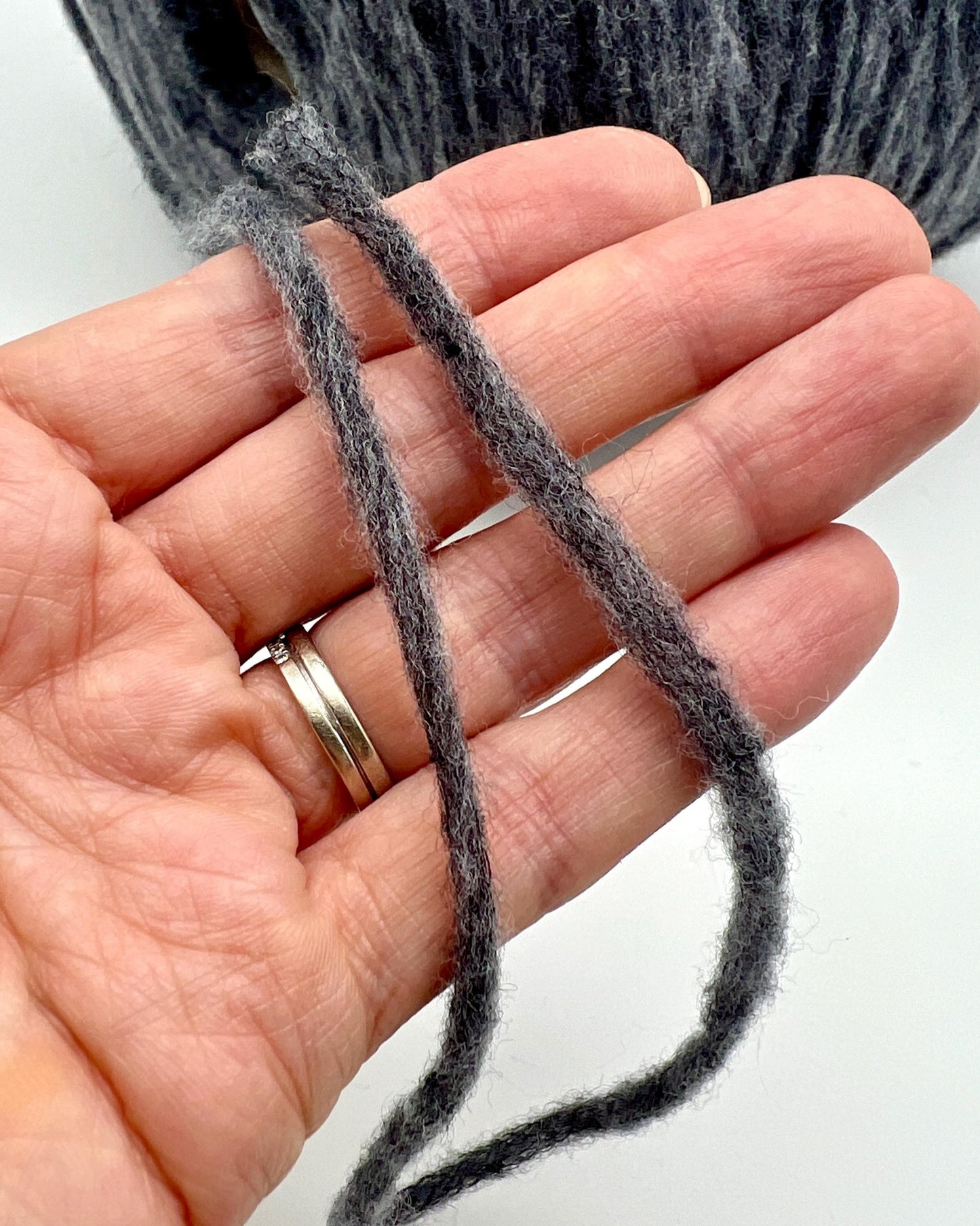 Merino BLEND Chain-Cable Yarn, AIR, Premium Italian Yarn by New Mill, Available in Balls and on Cones, DK Weight, 240m/100g (262y)