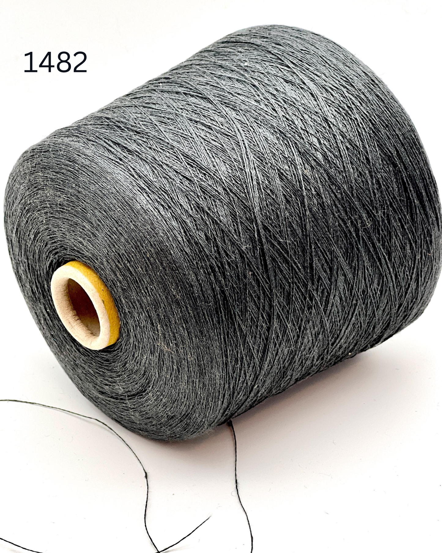Servizi E Seta LINO linen yarn cone Italy lace weight 1300m per 100g
Italian linen yarn LINO fine lace weight breathable summer yarn
100 percent linen yarn cone weaving knitting lightweight natural fiber