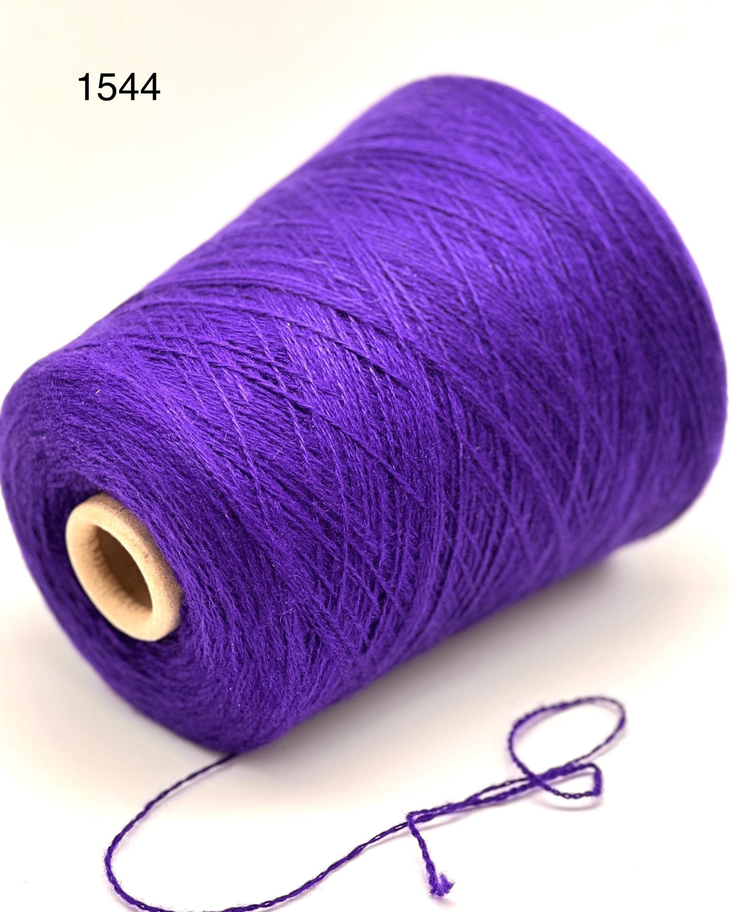 COARSEHAIR 2/11 cashmere yarn luxury Italian yarn
100 percent cashmere lace fingering yarn 550m per 100g
Soft luxury cashmere yarn for sweaters shawls and scarves
Italian cashmere cone yarn close up texture detail
COARSEHAIR 2/11 lightweight wearable cashmere yarn
