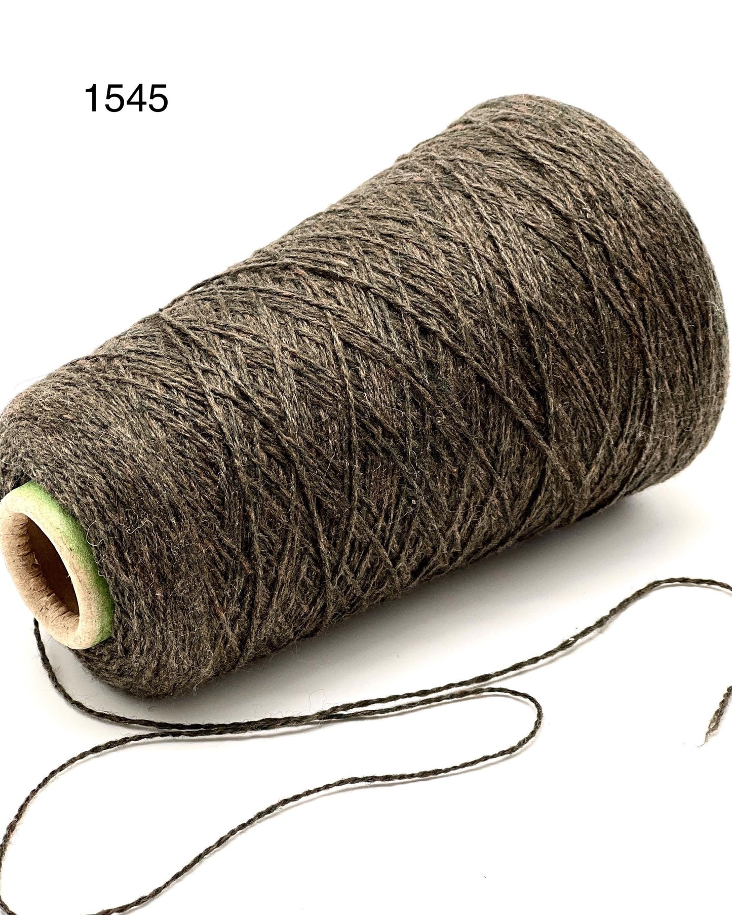 COARSEHAIR 2/11 cashmere yarn luxury Italian yarn
100 percent cashmere lace fingering yarn 550m per 100g
Soft luxury cashmere yarn for sweaters shawls and scarves
Italian cashmere cone yarn close up texture detail
COARSEHAIR 2/11 lightweight wearable cashmere yarn