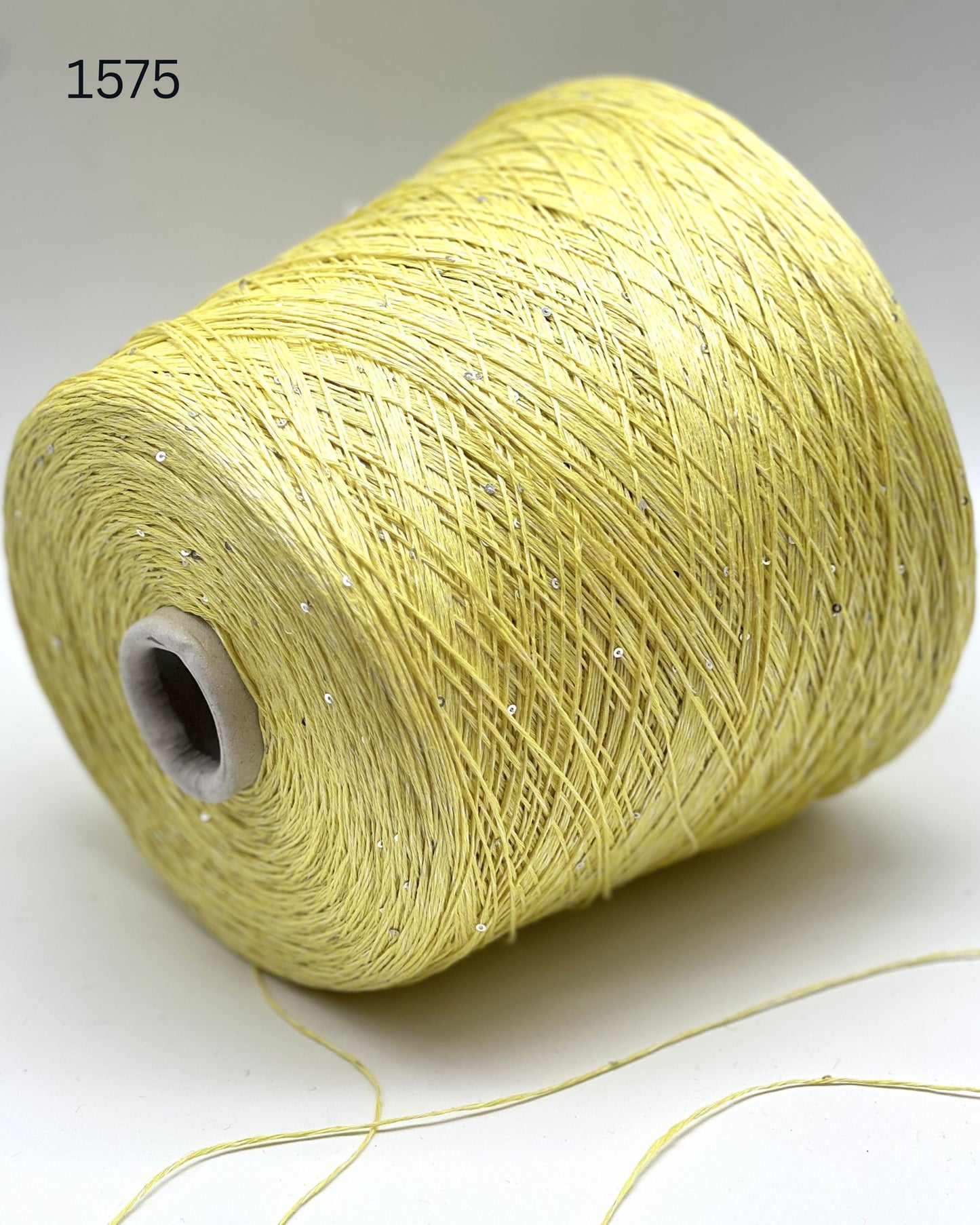 Hilo brillante de seda y lino Paillettes, SAINT TROPEZ, hilo italiano de lujo de RiGo, en ovillos o conos, grosor fingering, 400 m/100 g (437 y/3,52 oz)