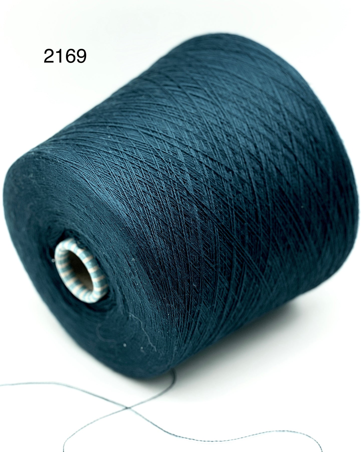 Close-up of iDOKNiT SÜDWOLLE GROUP VICTORIA yarn, showing the ultra-fine Lace weight texture of 100% Extrafine Merino Wool (Superwash) in a ready-to-use ball.
