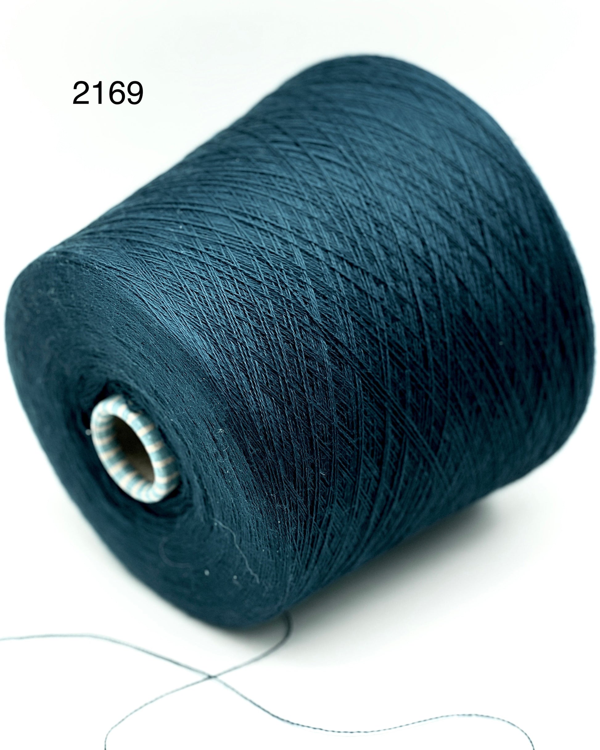 Close-up of iDOKNiT SÜDWOLLE GROUP VICTORIA yarn, showing the ultra-fine Lace weight texture of 100% Extrafine Merino Wool (Superwash) in a ready-to-use ball.