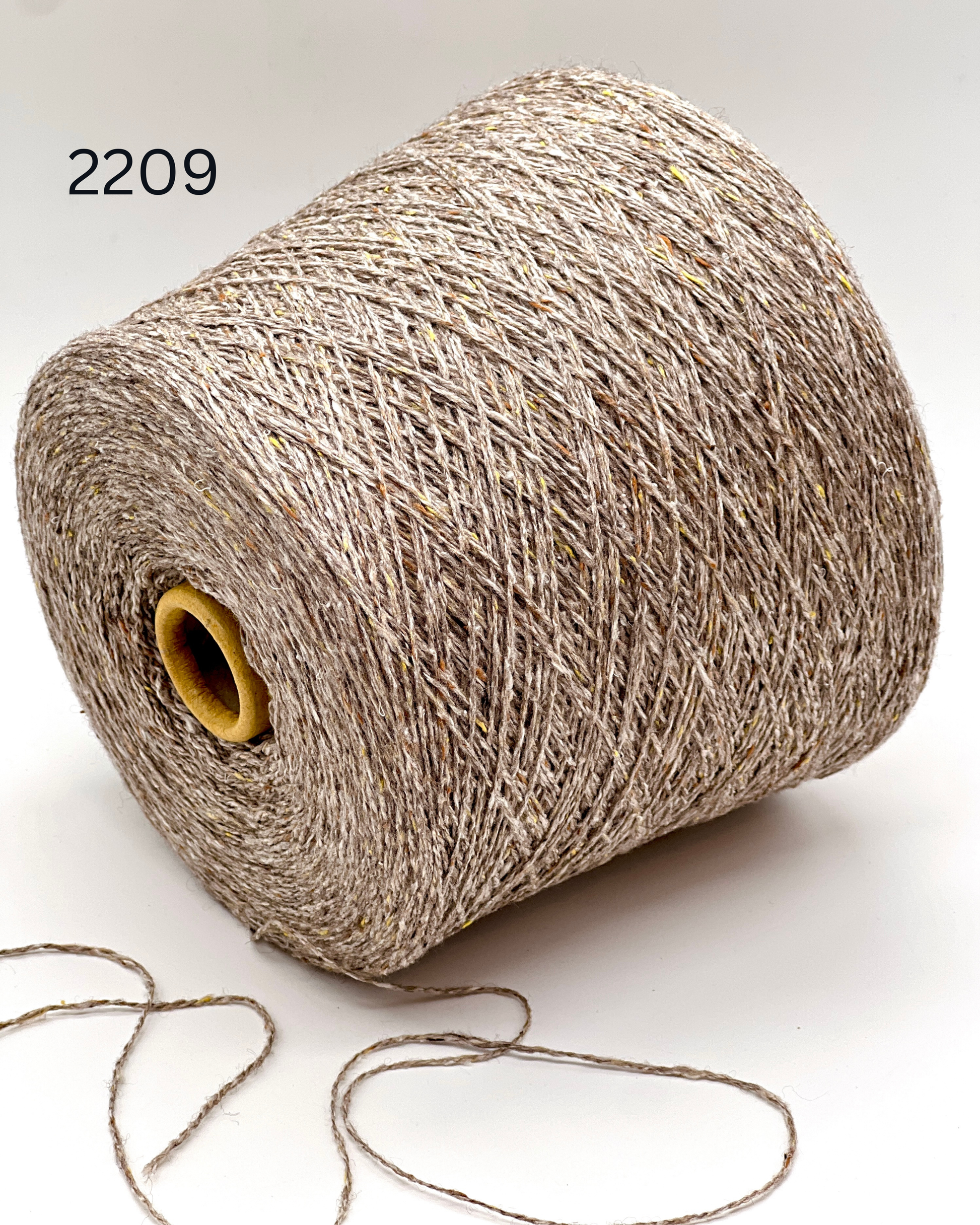 FILCOM TIBET TWEED 50% yak and 50% silk luxury Italian tweed yarn in a fine fingering weight for high-end knitting at iDOKNiT.