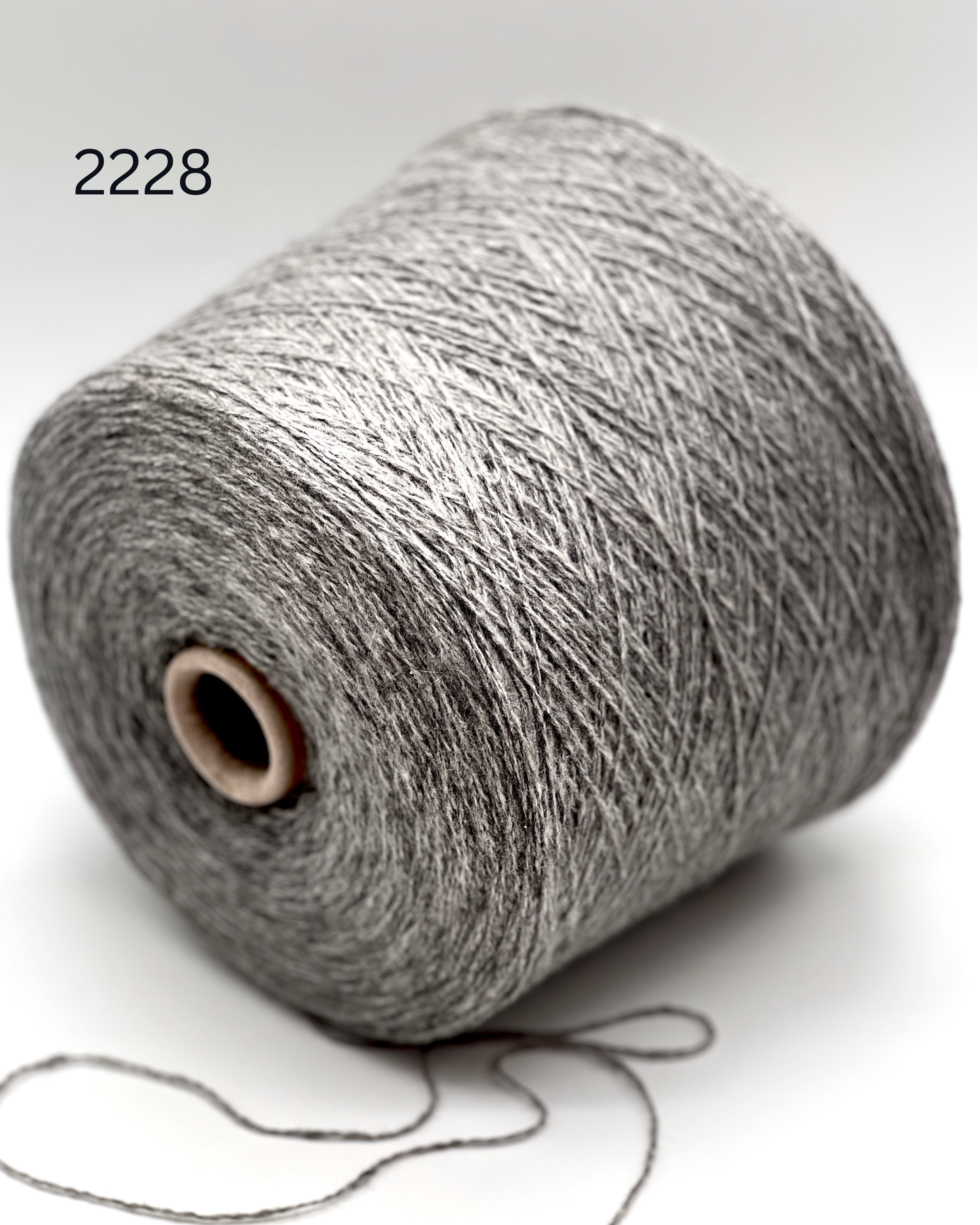 Loro Piana CINCICASH ultra-luxury 80% cashmere and 20% sable Italian lace weight yarn for high-end knitting at iDOKNiT.
