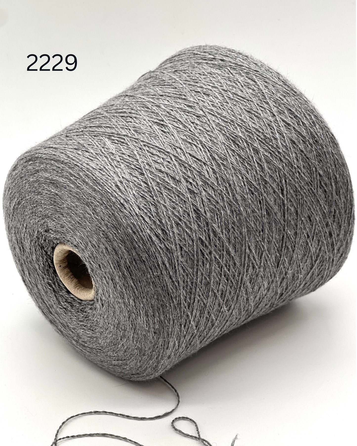 Loro Piana CINCICASH ultra-luxury 80% cashmere and 20% sable Italian lace weight yarn for high-end knitting at iDOKNiT.