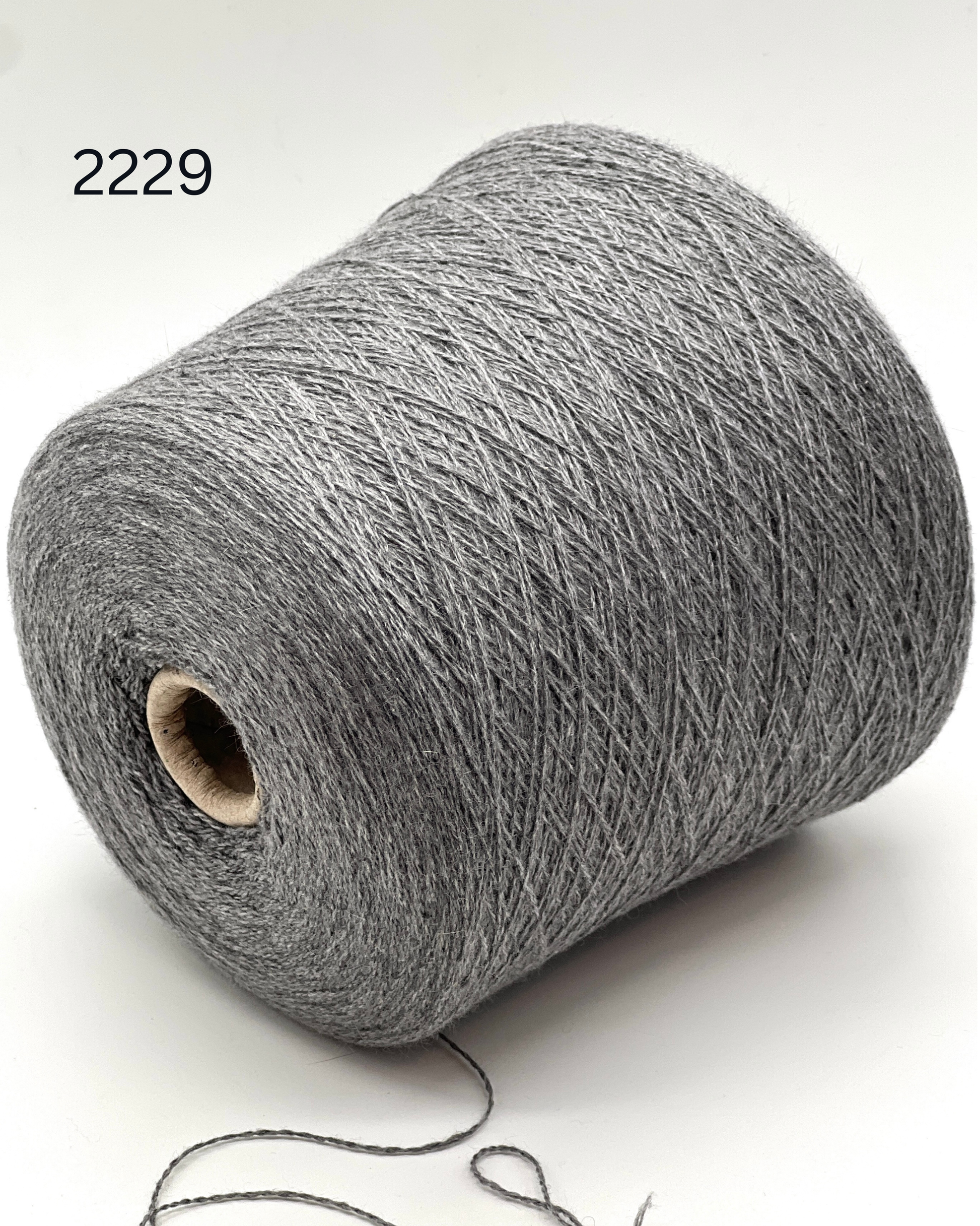 Loro Piana CINCICASH ultra-luxury 80% cashmere and 20% sable Italian lace weight yarn for high-end knitting at iDOKNiT.