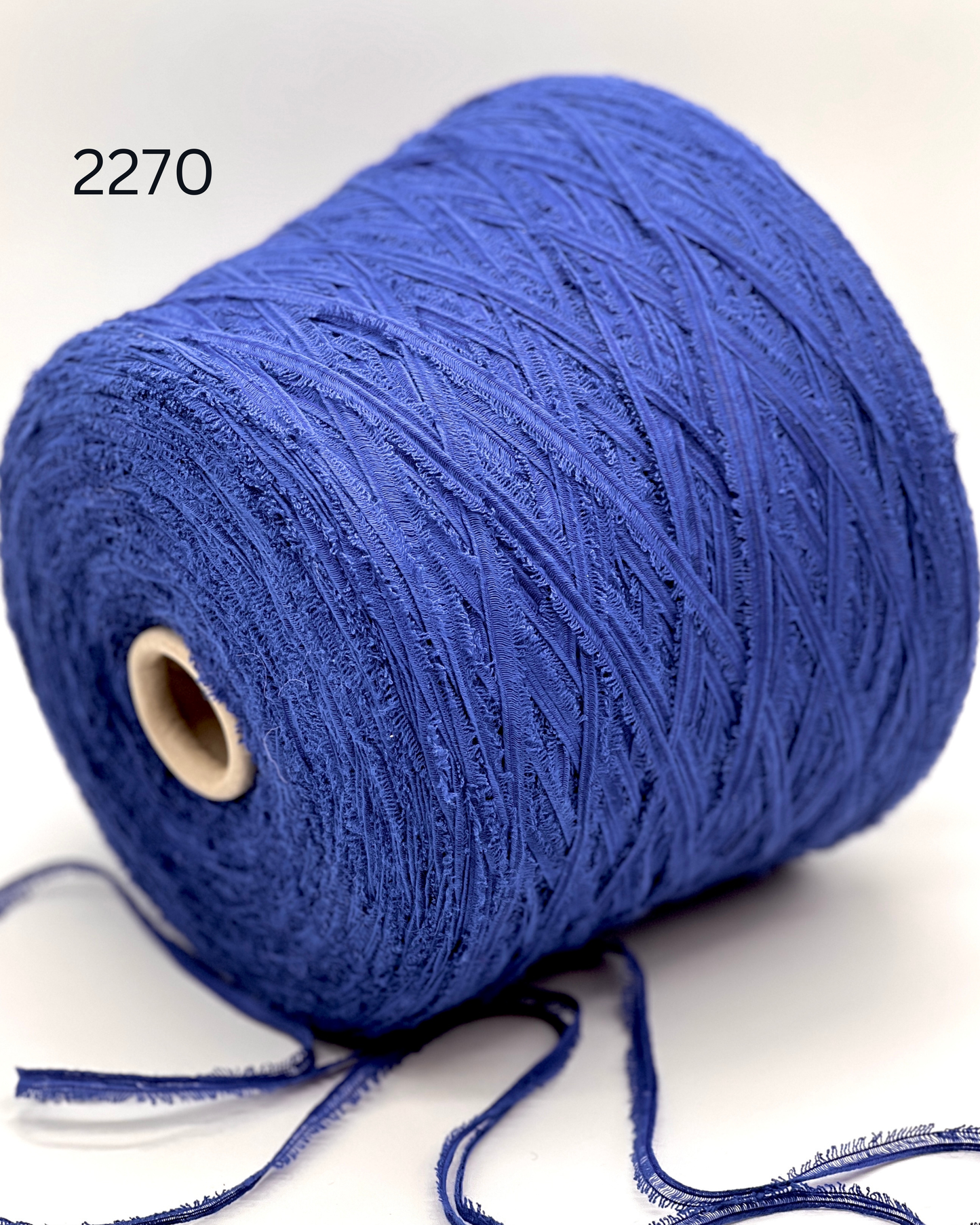 Lineapiù SAIA luxury Italian cotton blend yarn with textured flake structure
Italian novelty cotton yarn for designer knitwear and crochet
Textured DK weight cotton blend yarn made in Italy
Luxury fashion yarn with signature bow texture by Lineapiù
Italian cotton novelty yarn for sweaters and cardigans