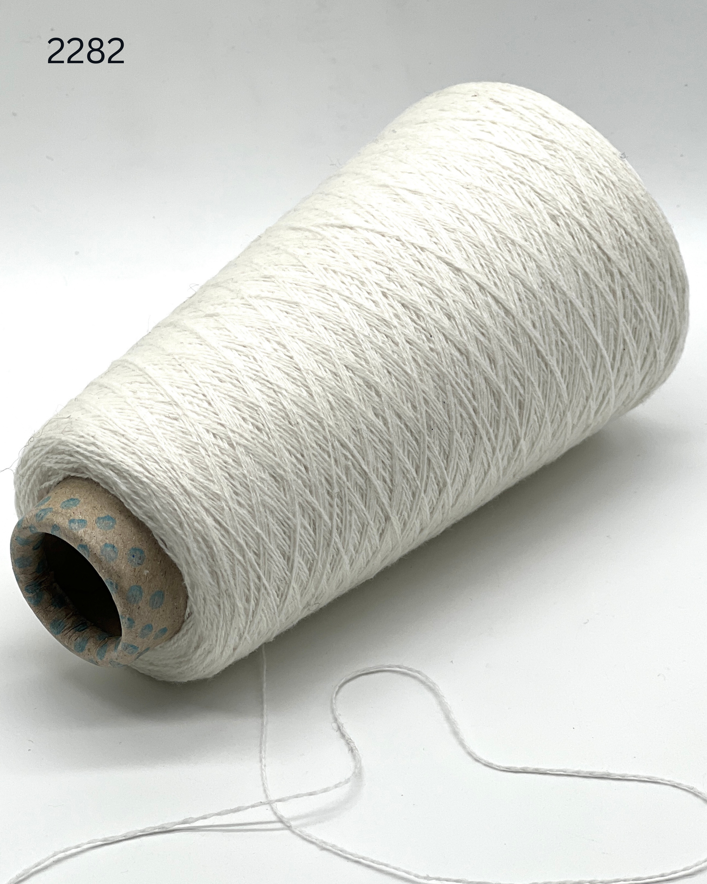 italian cashmere yarn cone loro piana cariaggi lace yarn
luxury cashmere yarn 1400m 100g italy knitting yarn
biagioli modesto cashmere yarn fine lace weight cone
premium italian cashmere yarn soft texture close up
lace cashmere yarn for machine knitting luxury garments