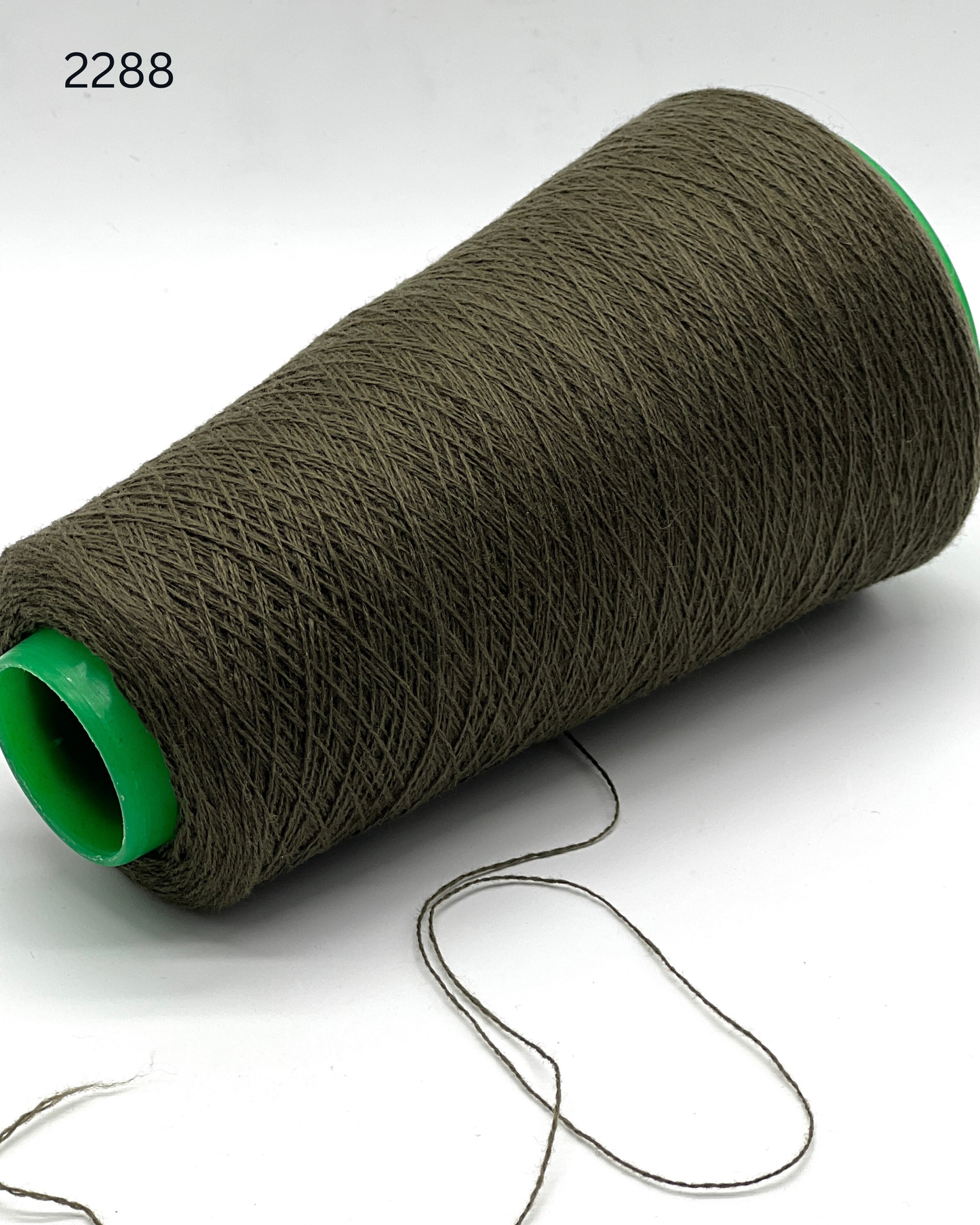italian cashmere yarn cone loro piana cariaggi lace yarn
luxury cashmere yarn 1400m 100g italy knitting yarn
biagioli modesto cashmere yarn fine lace weight cone
premium italian cashmere yarn soft texture close up
lace cashmere yarn for machine knitting luxury garments