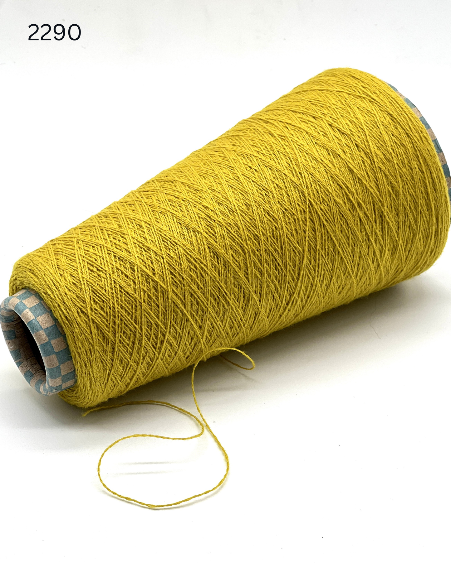 italian cashmere yarn cone loro piana cariaggi lace yarn
luxury cashmere yarn 1400m 100g italy knitting yarn
biagioli modesto cashmere yarn fine lace weight cone
premium italian cashmere yarn soft texture close up
lace cashmere yarn for machine knitting luxury garments