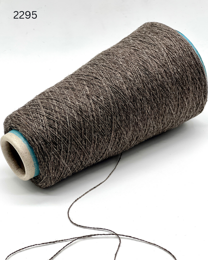 italian cashmere yarn cone loro piana cariaggi lace yarn
luxury cashmere yarn 1400m 100g italy knitting yarn
biagioli modesto cashmere yarn fine lace weight cone
premium italian cashmere yarn soft texture close up
lace cashmere yarn for machine knitting luxury garments
