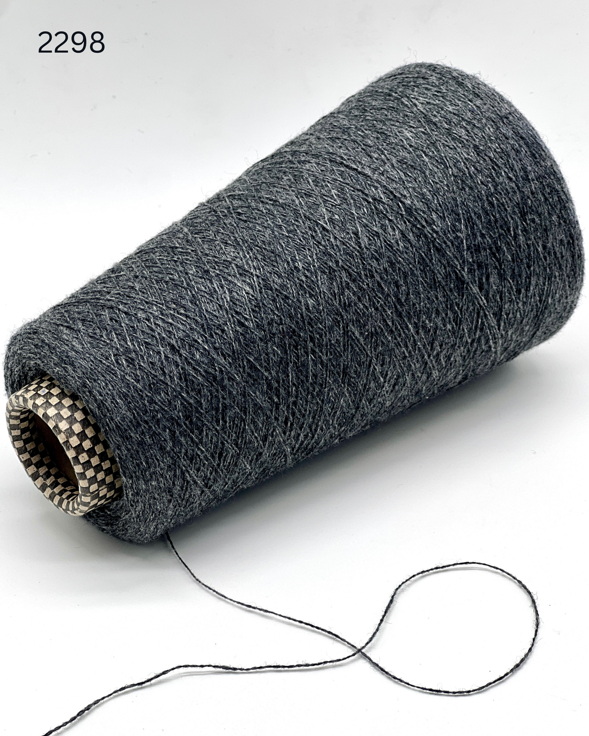 italian cashmere yarn cone loro piana cariaggi lace yarn
luxury cashmere yarn 1400m 100g italy knitting yarn
biagioli modesto cashmere yarn fine lace weight cone
premium italian cashmere yarn soft texture close up
lace cashmere yarn for machine knitting luxury garments