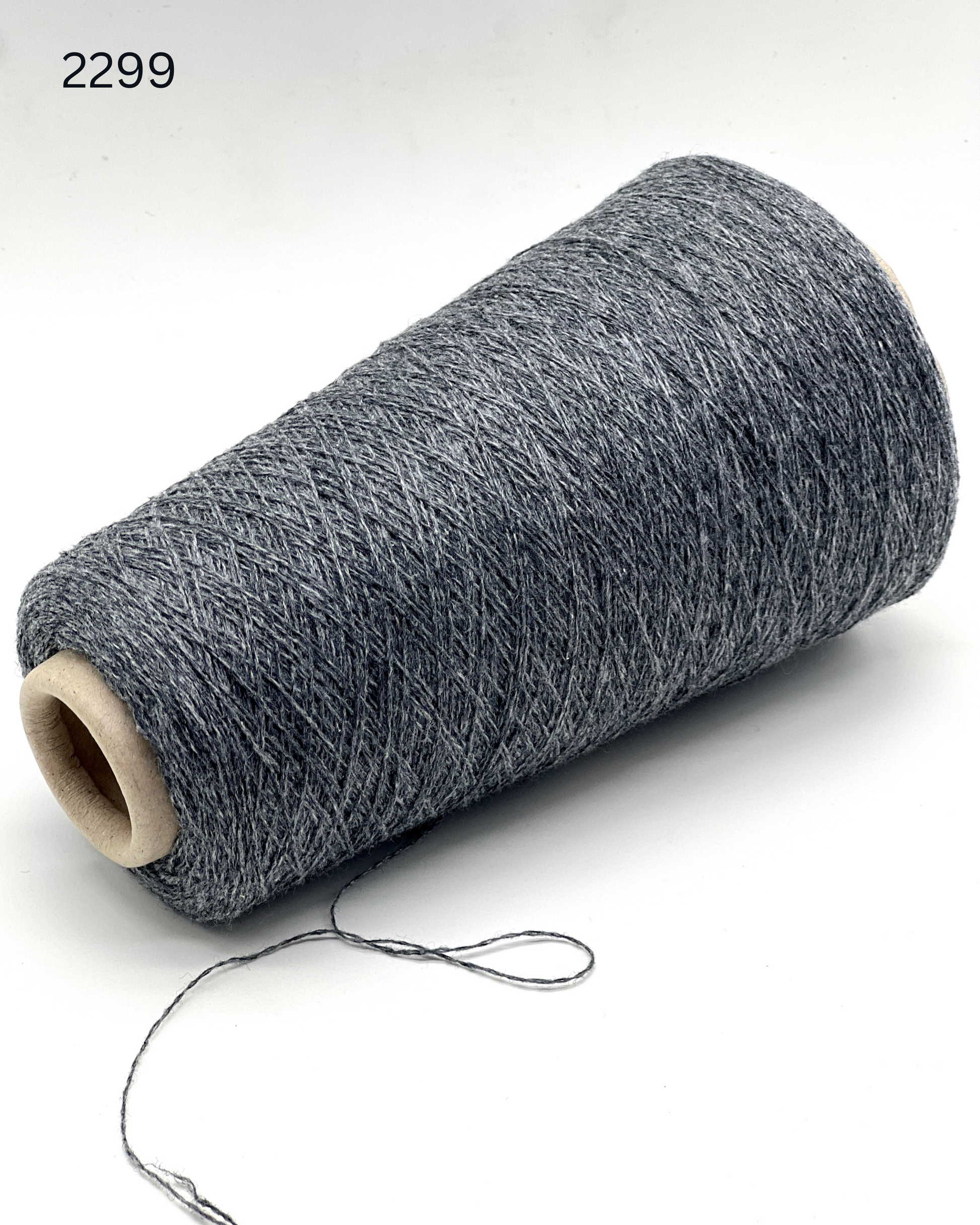 italian cashmere yarn cone loro piana cariaggi lace yarn
luxury cashmere yarn 1400m 100g italy knitting yarn
biagioli modesto cashmere yarn fine lace weight cone
premium italian cashmere yarn soft texture close up
lace cashmere yarn for machine knitting luxury garments