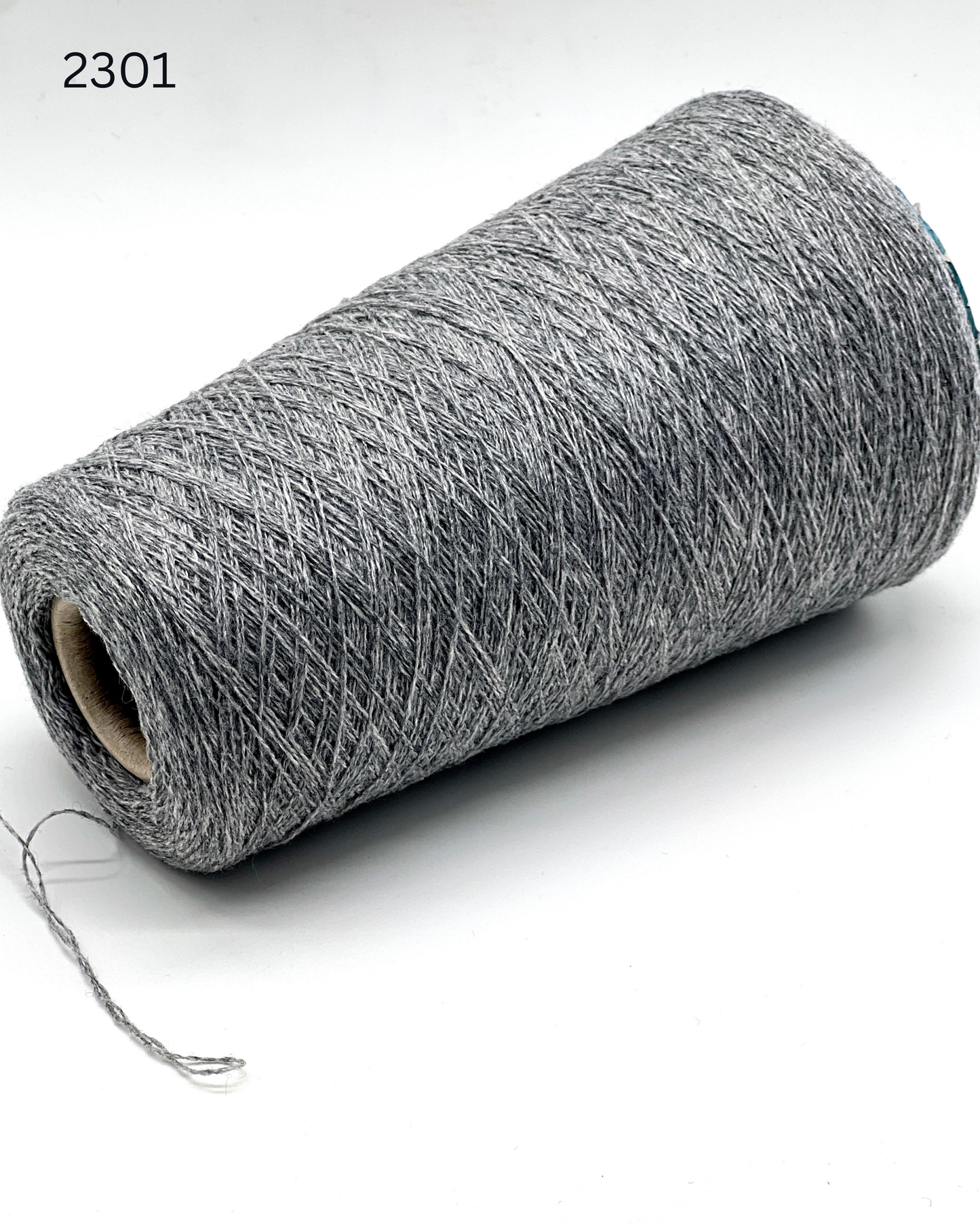 italian cashmere yarn cone loro piana cariaggi lace yarn
luxury cashmere yarn 1400m 100g italy knitting yarn
biagioli modesto cashmere yarn fine lace weight cone
premium italian cashmere yarn soft texture close up
lace cashmere yarn for machine knitting luxury garments