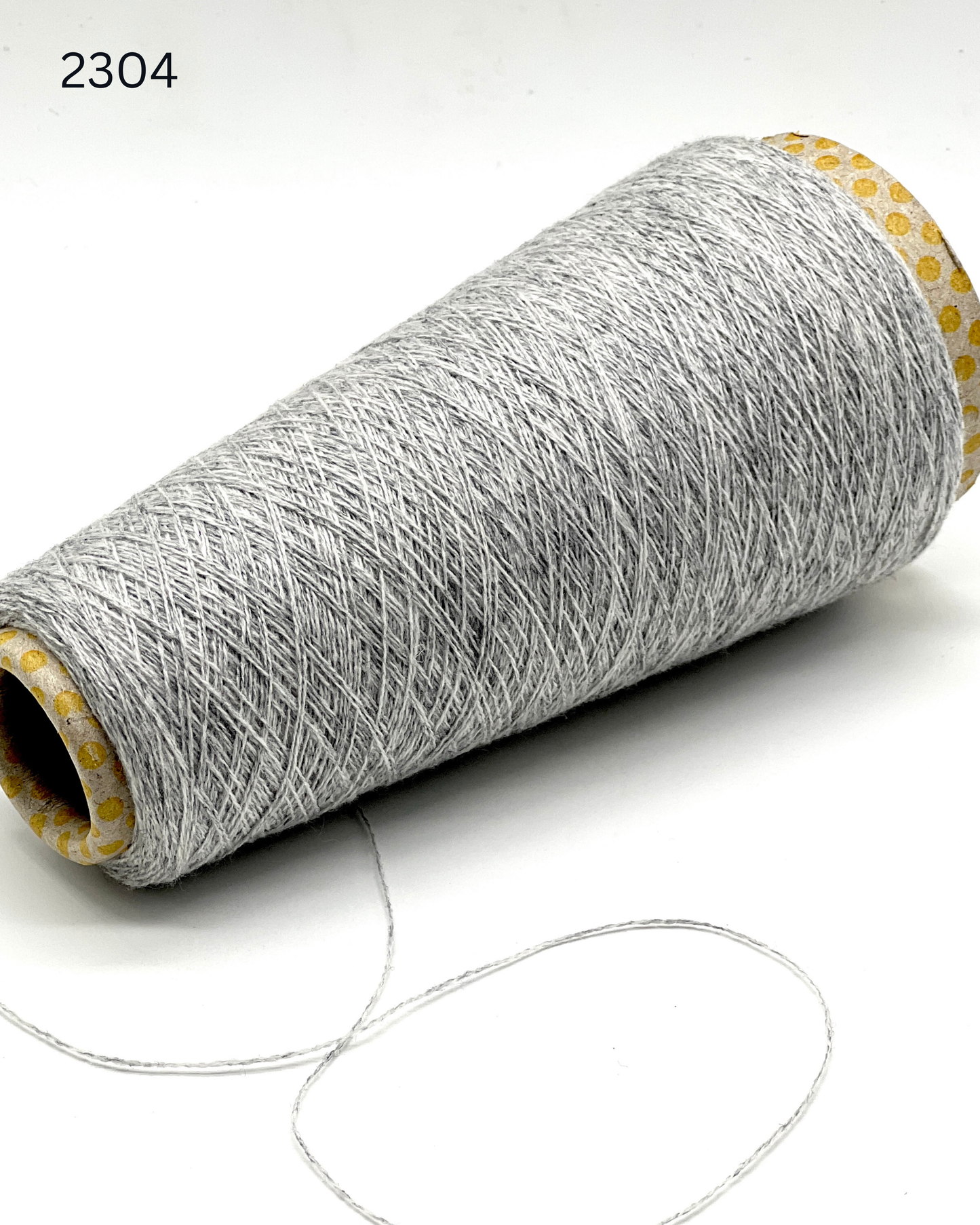 italian cashmere yarn cone loro piana cariaggi lace yarn
luxury cashmere yarn 1400m 100g italy knitting yarn
biagioli modesto cashmere yarn fine lace weight cone
premium italian cashmere yarn soft texture close up
lace cashmere yarn for machine knitting luxury garments