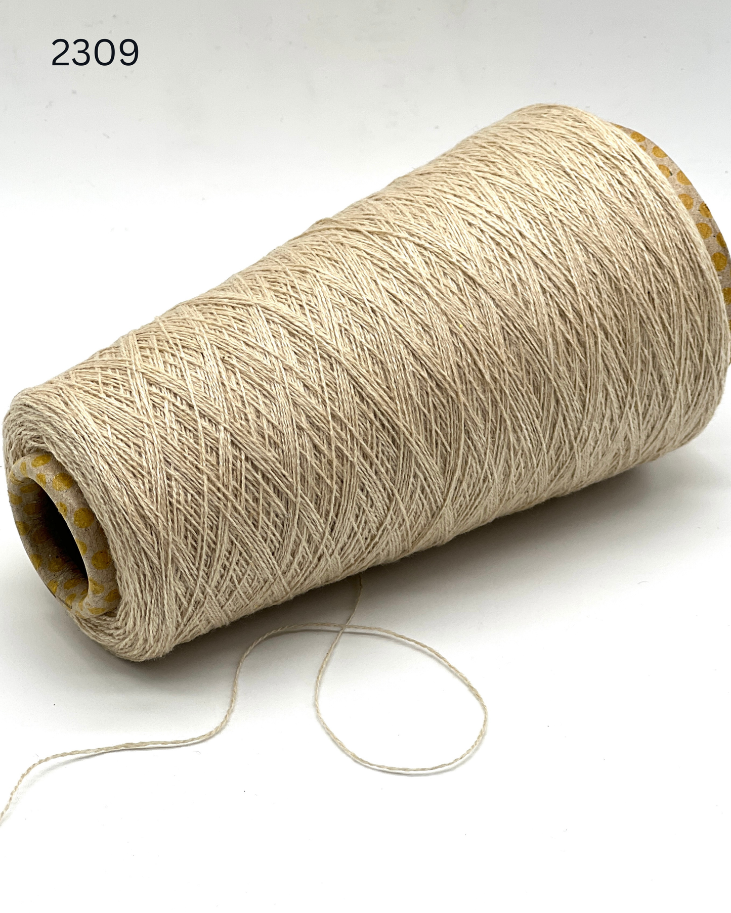 italian cashmere yarn cone loro piana cariaggi lace yarn
luxury cashmere yarn 1400m 100g italy knitting yarn
biagioli modesto cashmere yarn fine lace weight cone
premium italian cashmere yarn soft texture close up
lace cashmere yarn for machine knitting luxury garments