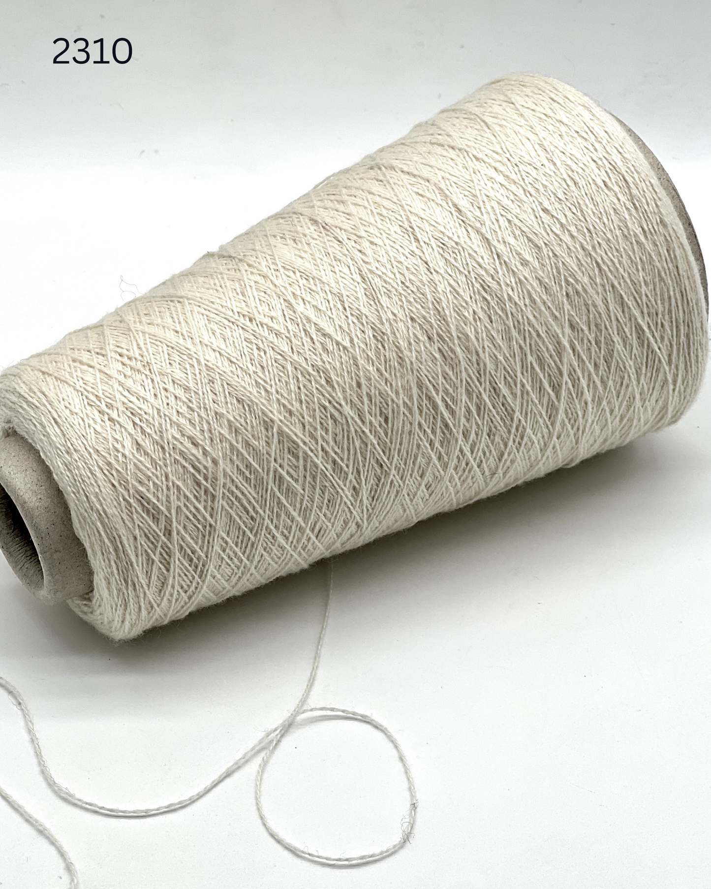 italian cashmere yarn cone loro piana cariaggi lace yarn
luxury cashmere yarn 1400m 100g italy knitting yarn
biagioli modesto cashmere yarn fine lace weight cone
premium italian cashmere yarn soft texture close up
lace cashmere yarn for machine knitting luxury garments