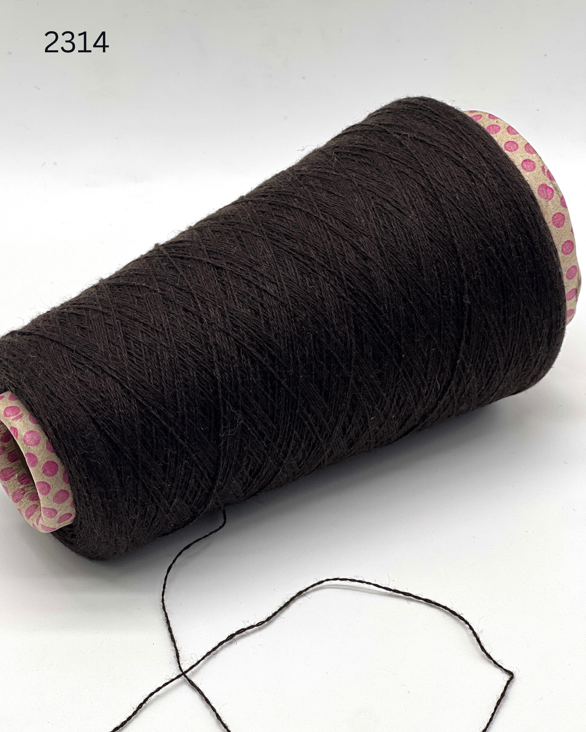 italian cashmere yarn cone loro piana cariaggi lace yarn
luxury cashmere yarn 1400m 100g italy knitting yarn
biagioli modesto cashmere yarn fine lace weight cone
premium italian cashmere yarn soft texture close up
lace cashmere yarn for machine knitting luxury garments