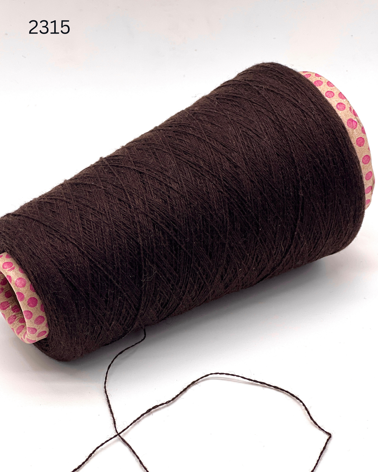 italian cashmere yarn cone loro piana cariaggi lace yarn
luxury cashmere yarn 1400m 100g italy knitting yarn
biagioli modesto cashmere yarn fine lace weight cone
premium italian cashmere yarn soft texture close up
lace cashmere yarn for machine knitting luxury garments