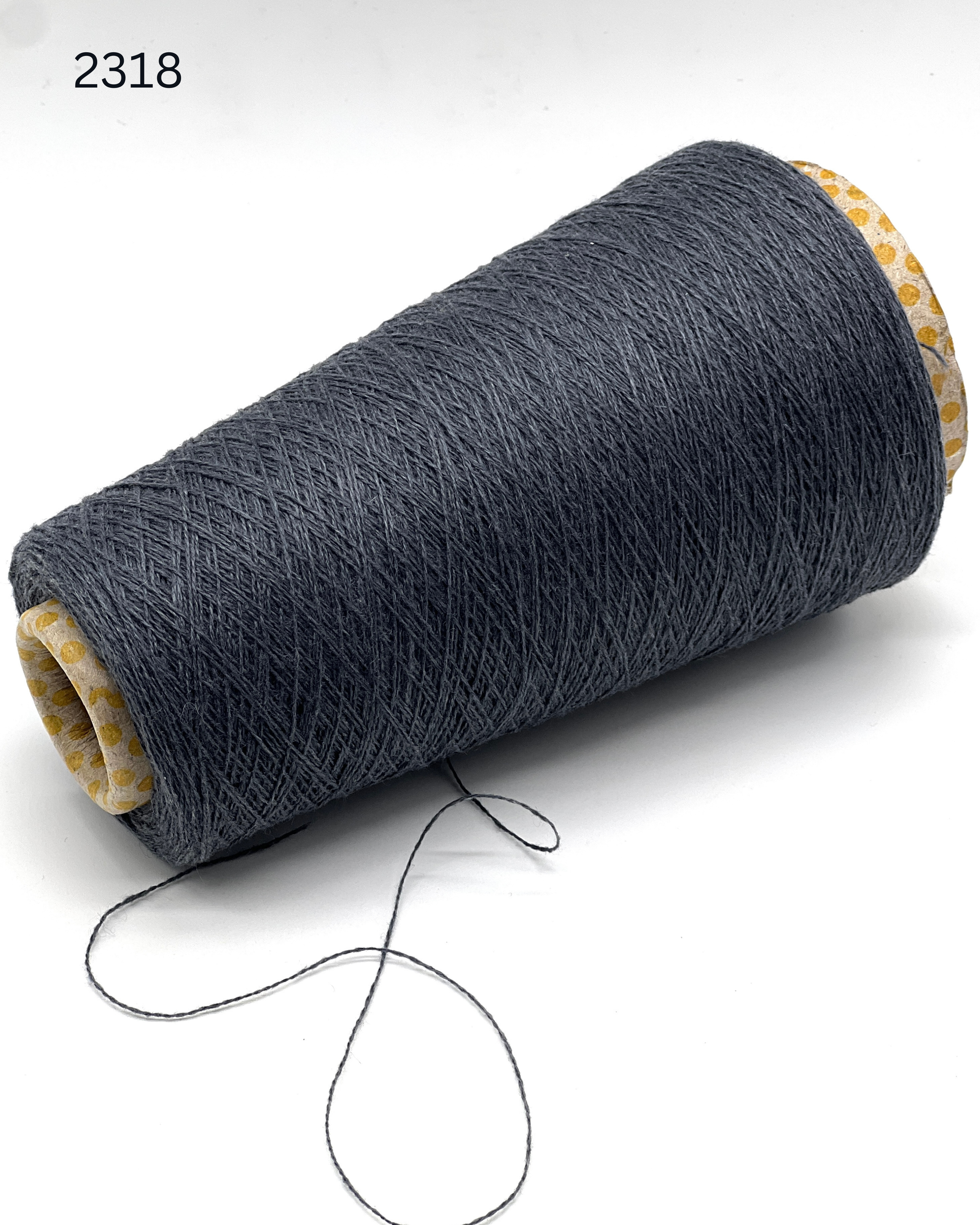 italian cashmere yarn cone loro piana cariaggi lace yarn
luxury cashmere yarn 1400m 100g italy knitting yarn
biagioli modesto cashmere yarn fine lace weight cone
premium italian cashmere yarn soft texture close up
lace cashmere yarn for machine knitting luxury garments