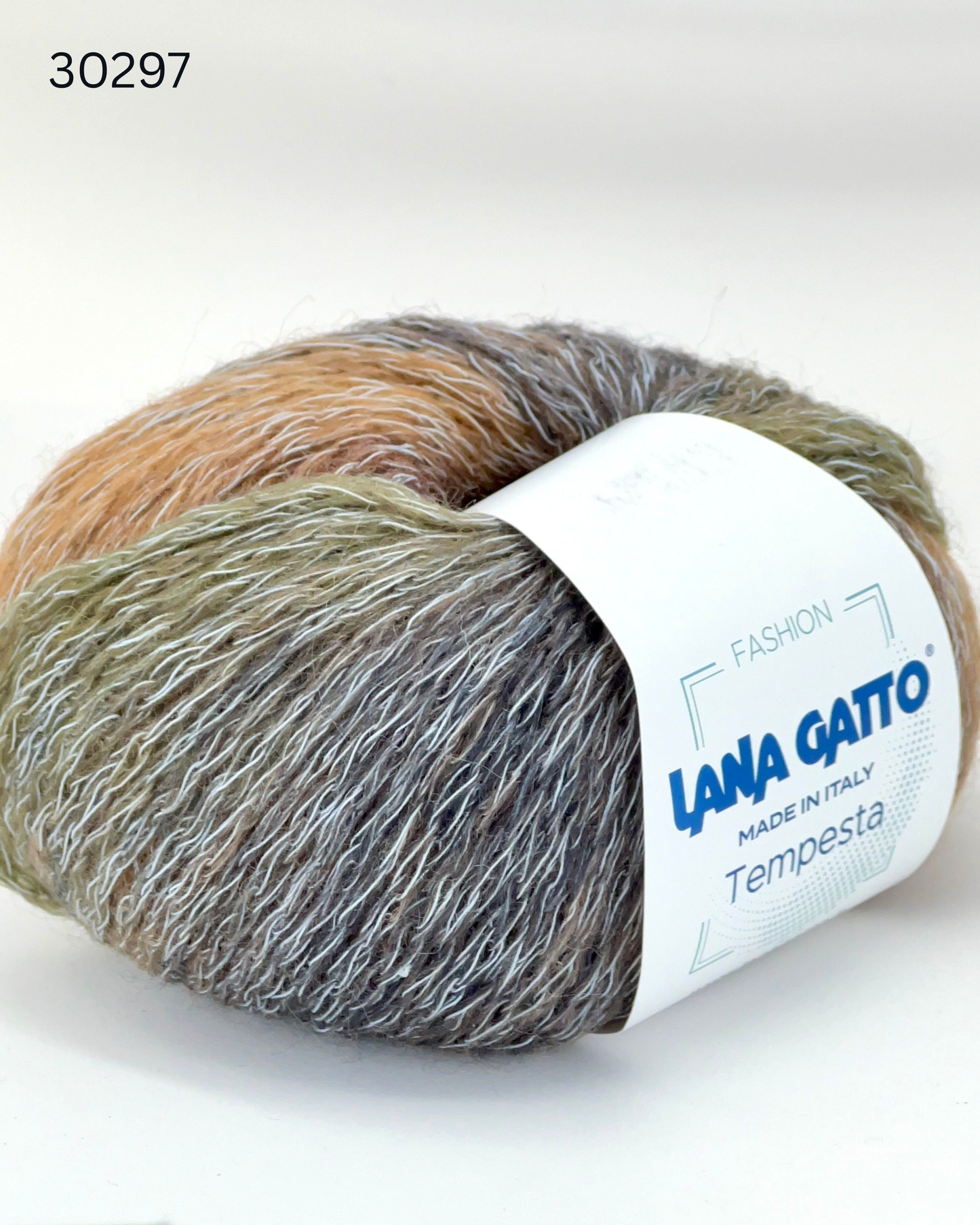 Lana Gatto TEMPESTA wool cotton chainette yarn Italian DK yarn
Luxury Italian chain yarn TEMPESTA soft lightweight knitting yarn
Close up of TEMPESTA yarn showing airy chainette structure
Wool cotton yarn TEMPESTA for sweaters cardigans and accessories
Lightweight structured yarn TEMPESTA for modern knitwear