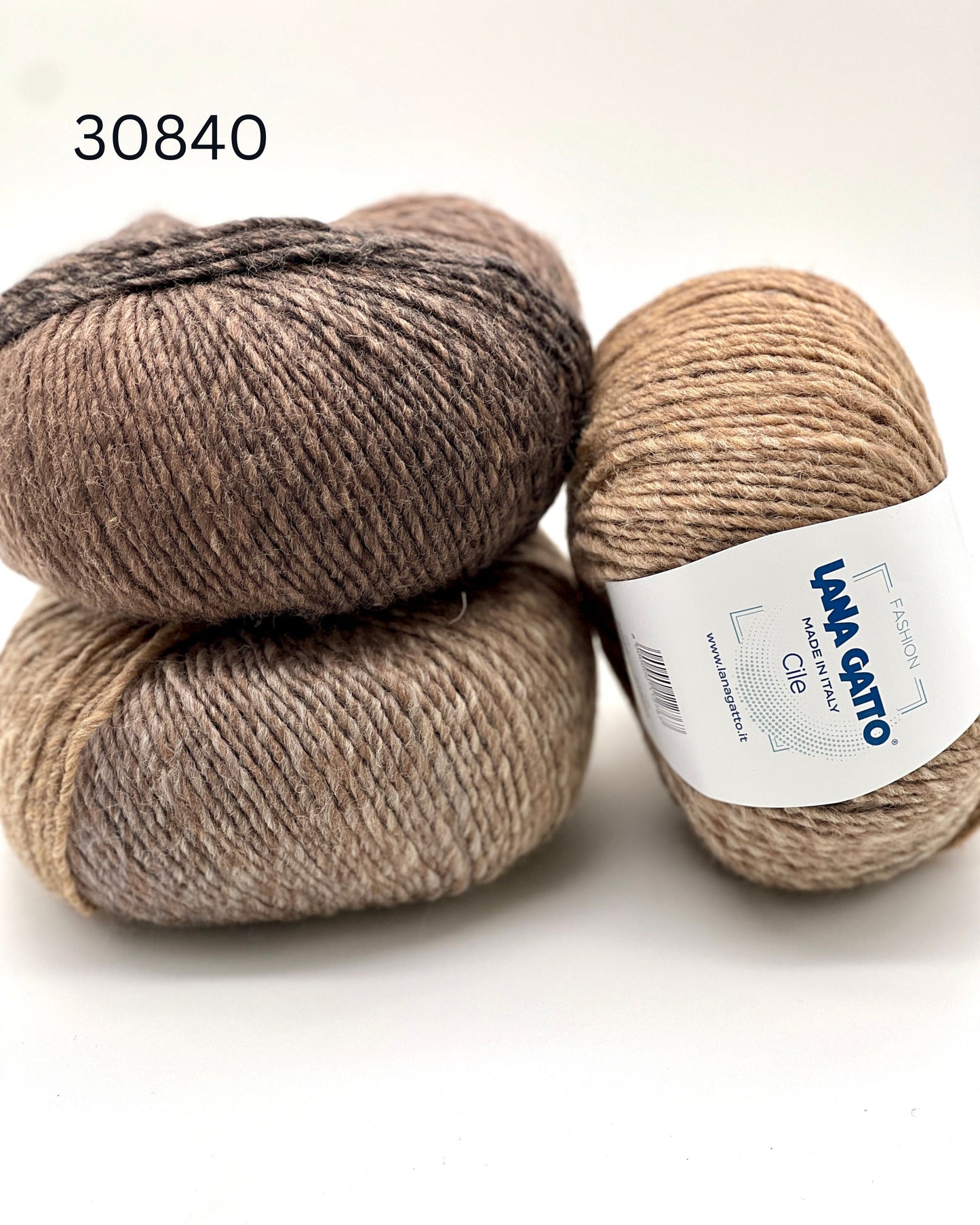 Luxury Lana Gatto CILE mouline gradient Aran yarn from Italy with soft wool acrylic blend for cozy sweaters, oversized cardigans, scarves, hats, and modern winter knitwear projects