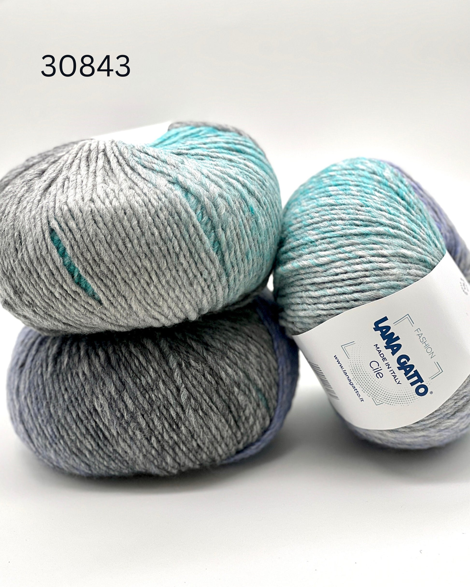 Luxury Lana Gatto CILE mouline gradient Aran yarn from Italy with soft wool acrylic blend for cozy sweaters, oversized cardigans, scarves, hats, and modern winter knitwear projects