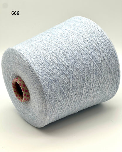 iDOKNiT exclusive: Close-up of Biagioli Modesto VANITY ZERMATT luxury yarn in boucle-style slub texture, a fine Italian cashmere-merino-viscose blend ideal for multi-strand handknitting and machine knitting.