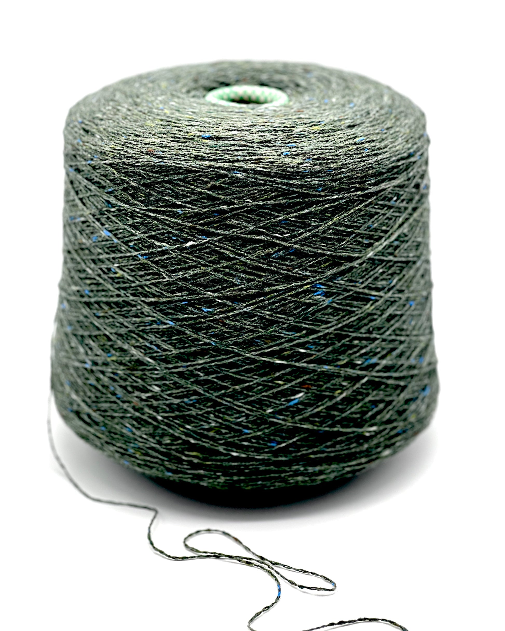 iDOKNiT Cariaggi MALFILE Tweed Italian lace yarn Nm 2/13000, merino cashmere blend with subtle tweed texture, shown in balls and cone format