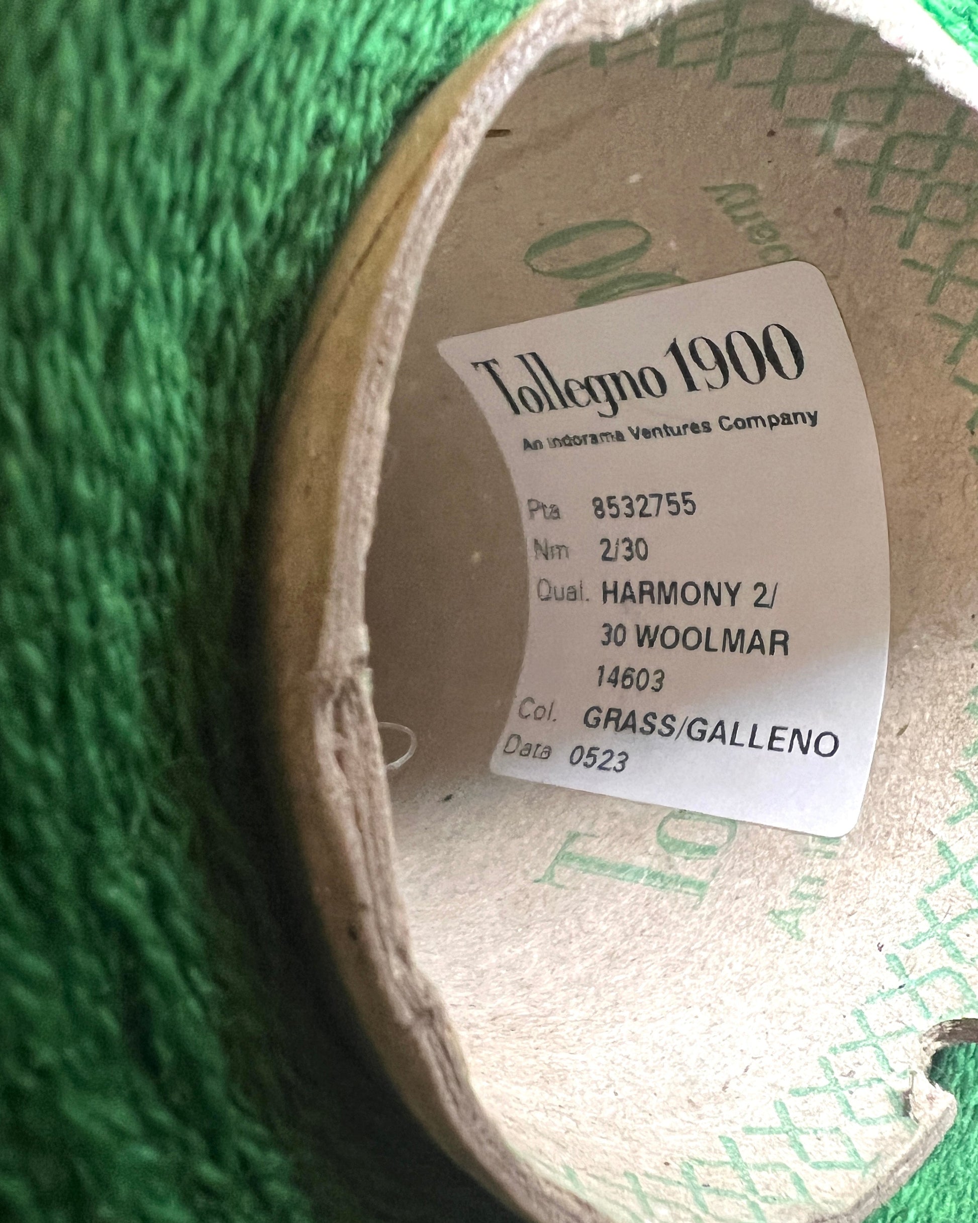 Elite iDOKNiT lace weight yarn, HARMONY by Tollegno 1900 (Lana Gatto) Italy. 100% Extra Fine Merino wool, Nm 2/30, offering an incredible 1500m per 100g. Authentic Italian-made luxury yarn curated by iDOKNiT in a wide palette of sophisticated shades, from 2155 Medium Grey to 2167 Anthracite, for professional-grade lace knitting.