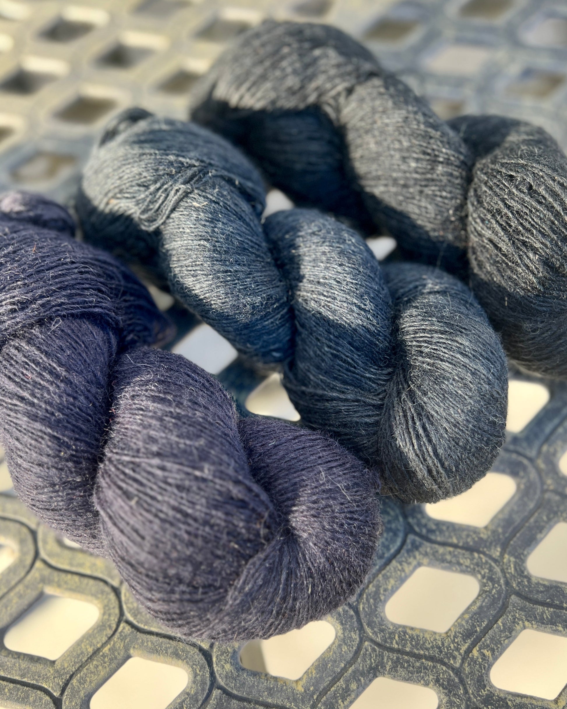 Paces Vilnas Fabrika Dundaga 7.1 100% Latvian Merino wool lace weight yarn, traditionally processed and lanolin-rich for authentic knitting at iDOKNiT.