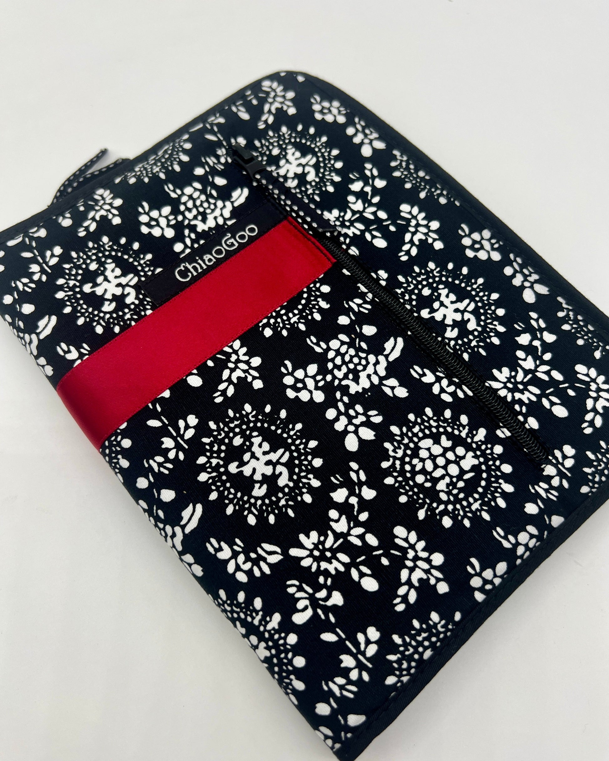 ChiaoGoo TWIST SS 4" Small interchangeable knitting needle set with surgical stainless steel lace tips and zippered fabric case for iDOKNiT.