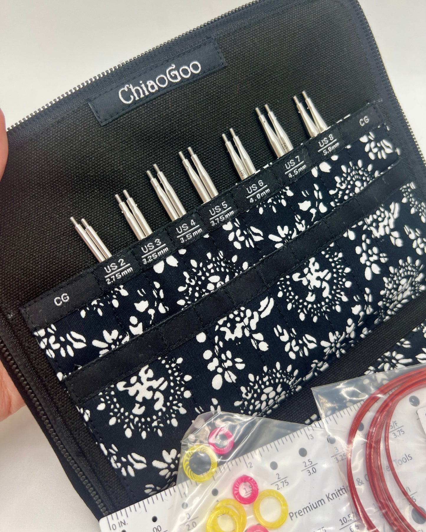 ChiaoGoo TWIST SS 4" Small interchangeable knitting needle set with surgical stainless steel lace tips and zippered fabric case for iDOKNiT.