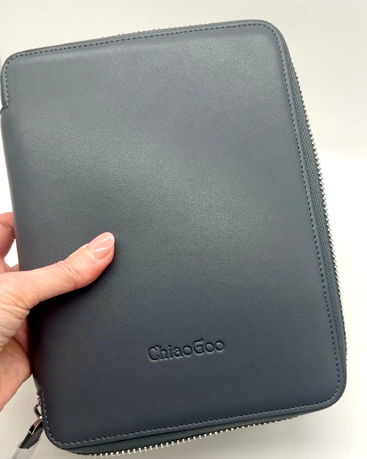 ChiaoGoo FORTÉ 2.0 5" complete interchangeable knitting needle set with carbon fiber and blackwood tips in organized case for iDOKNiT.