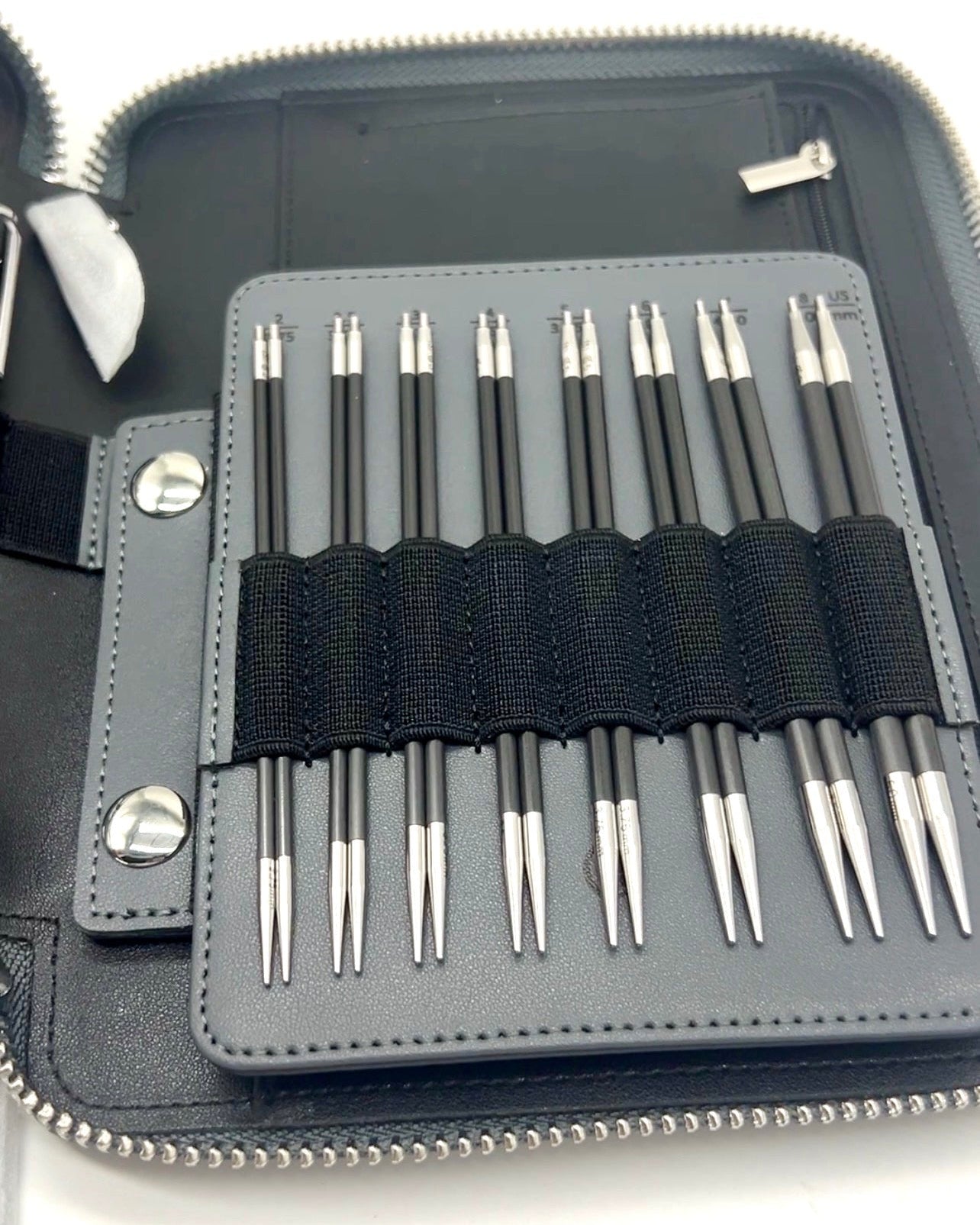 ChiaoGoo FORTÉ 2.0 5" complete interchangeable knitting needle set with carbon fiber and blackwood tips in organized case for iDOKNiT.