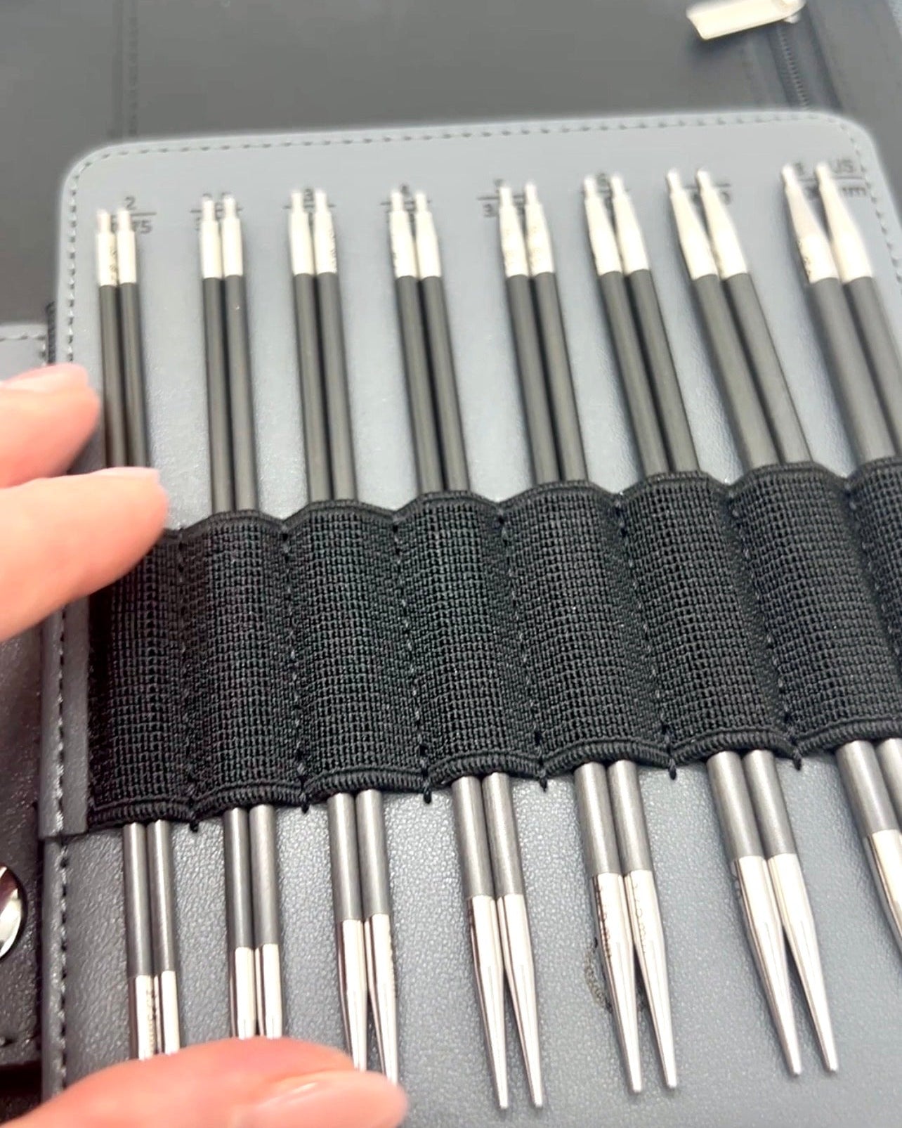 ChiaoGoo FORTÉ 2.0 5" complete interchangeable knitting needle set with carbon fiber and blackwood tips in organized case for iDOKNiT.