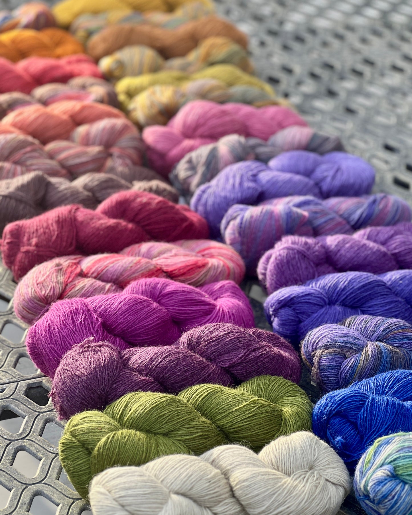 Paces Vilnas Fabrika Dundaga 7.1 100% Latvian Merino wool lace weight yarn, traditionally processed and lanolin-rich for authentic knitting at iDOKNiT.