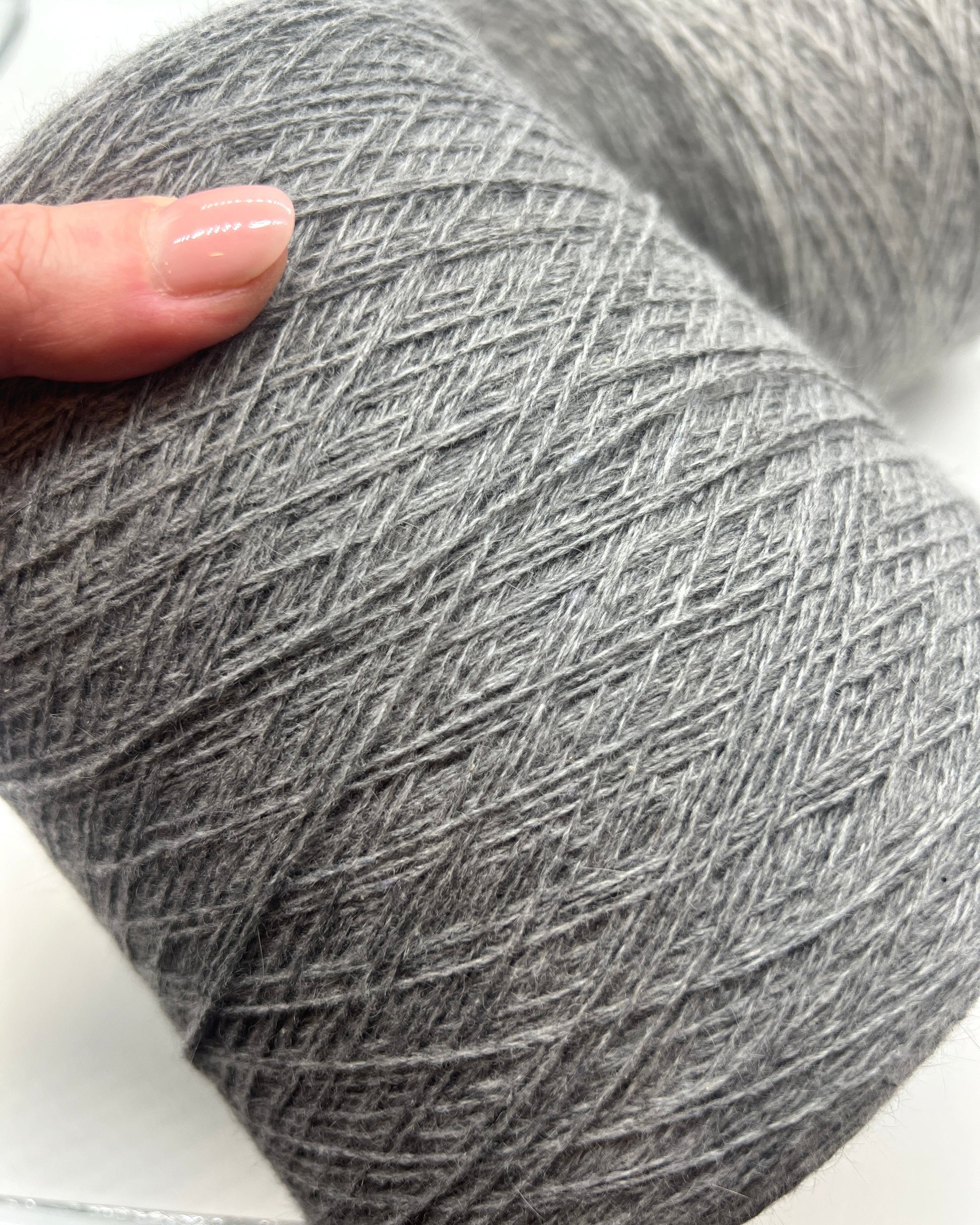 Loro Piana CINCICASH ultra-luxury 80% cashmere and 20% sable Italian lace weight yarn for high-end knitting at iDOKNiT.