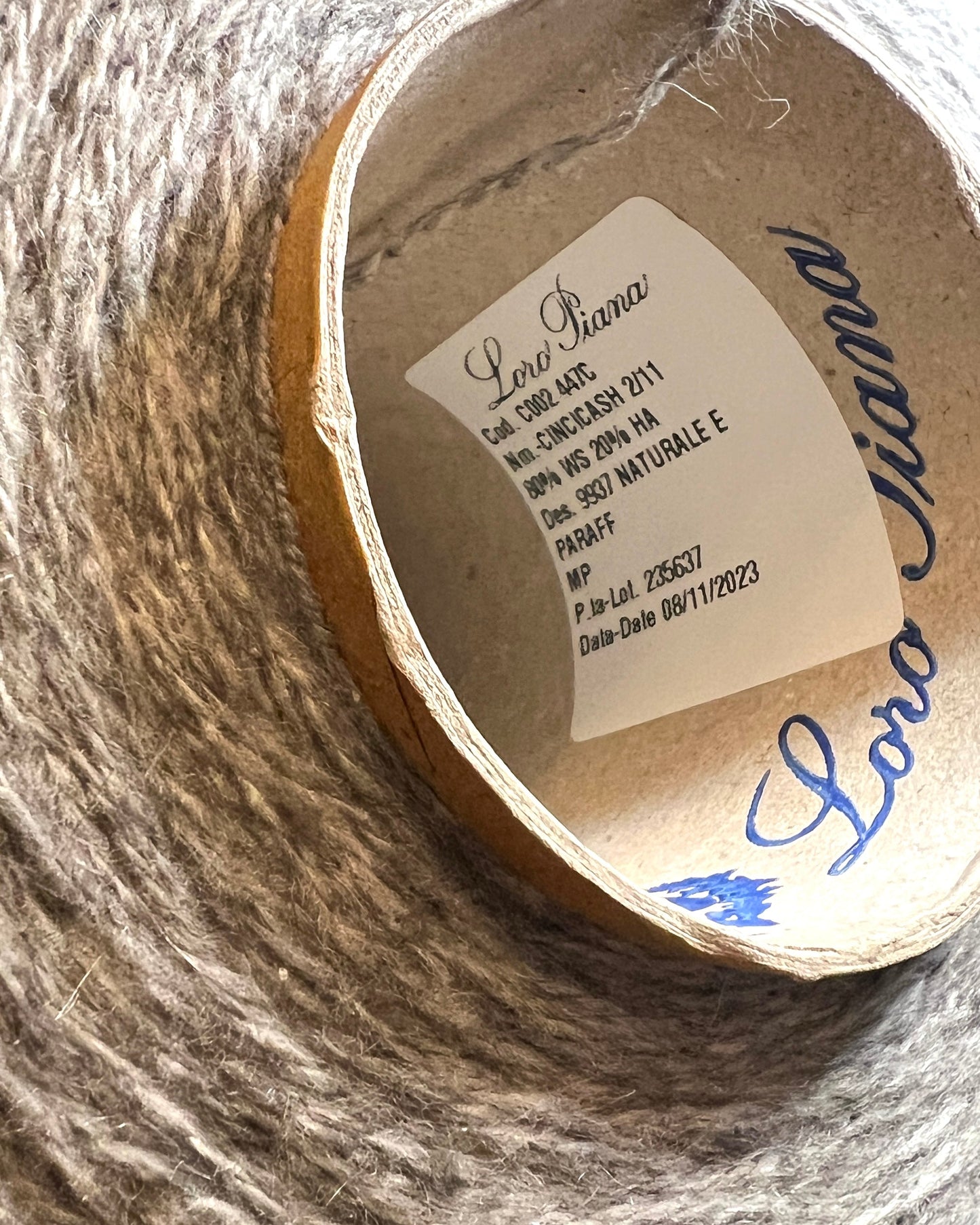 Loro Piana CINCICASH ultra-luxury 80% cashmere and 20% sable Italian lace weight yarn for high-end knitting at iDOKNiT.