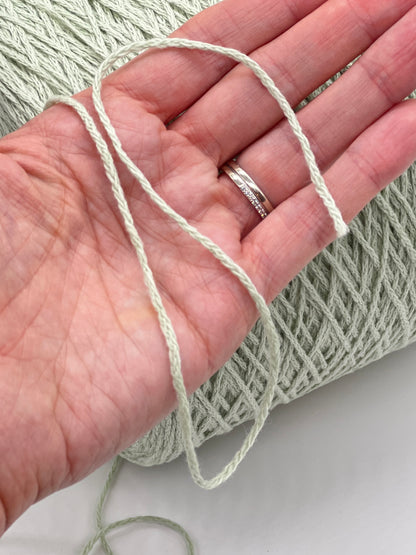 Biagioli Modesto CASHMERE 10% yarn close-up showing cable chain texture