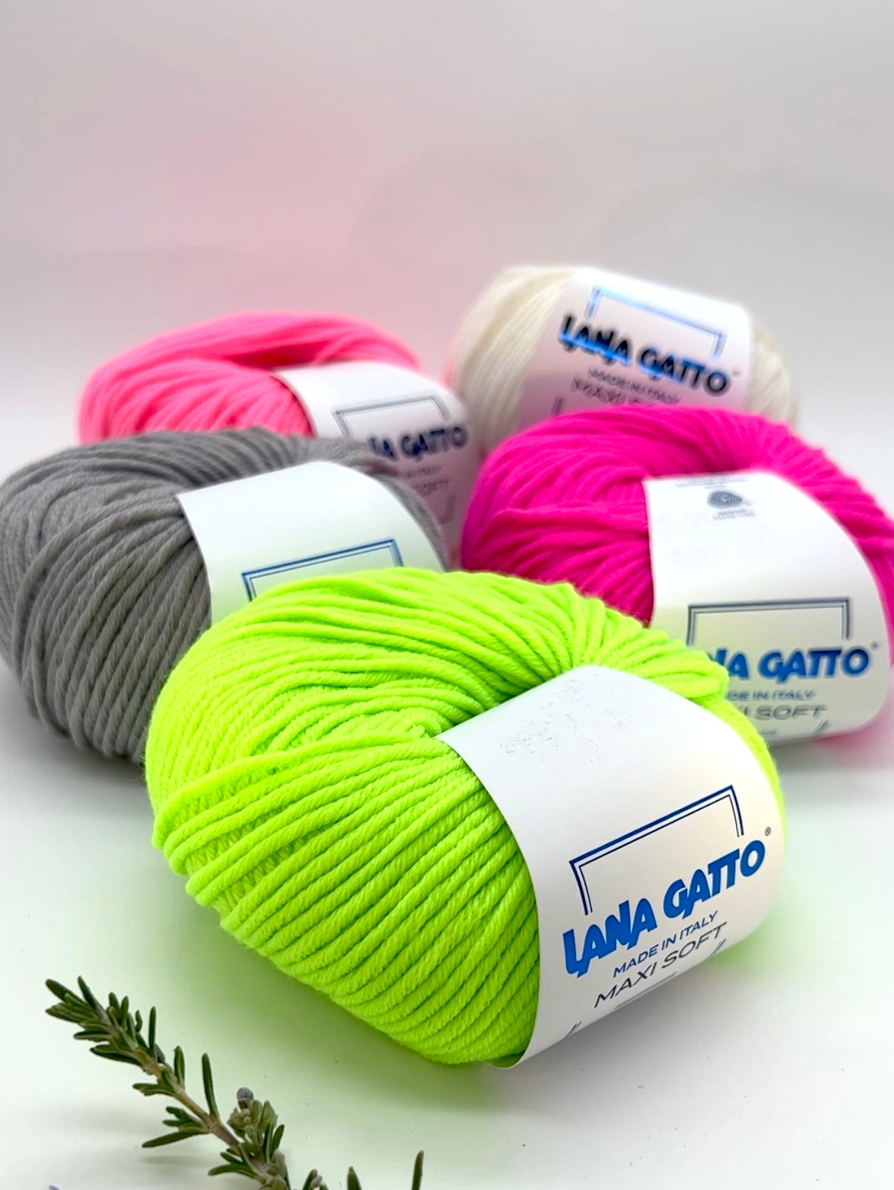 MAXI SOFT, Merino Wool 100%, Premium Italian Yarn by Lana Gatto, Aran Weight, 90m/50g (99y/1.75oz)