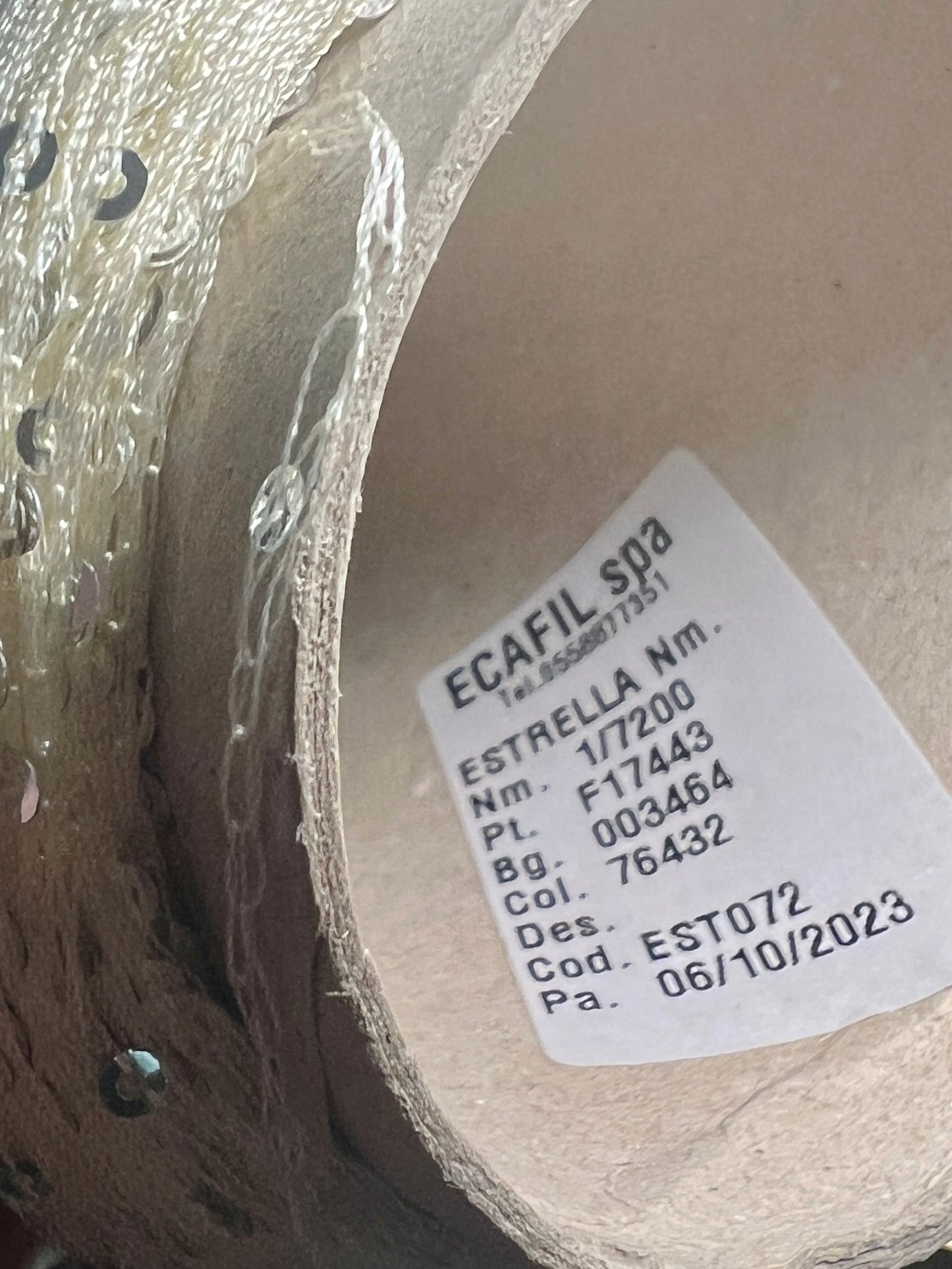 Luxury Italian paillettes yarn ESTRELLA by ECAFIL
Soft chainette sequin yarn on original cone
Italian fashion paillettes yarn for luxury knitwear
Designer companion yarn with integrated paillettes
Luxury Italian cone yarn with silver and green paillettes