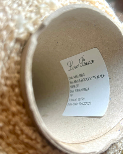 Rare 100% Silk Bouclé Yarn BOUCLE FLAME from Exclusive Italian Mill
Luxury Italian Silk Bouclé Yarn with Couture Texture
Chunky Weight Silk Fashion Yarn for Designer Knitwear
BOUCLE FLAME Silk Bouclé Yarn for Cardigans, Jackets, and Dresses
Luxury Silk Bouclé Yarn with Beautiful Drape After Washing