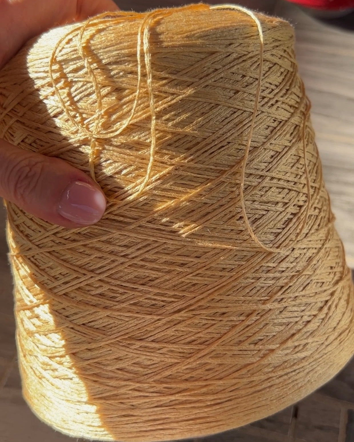 G&G Filati BAMBU-SILK luxury 60% bamboo 40% mulberry silk fingering weight summer yarn featuring an integrated, split-proof chainette cord structure with an elite boutique sheen for high-end knitwear.