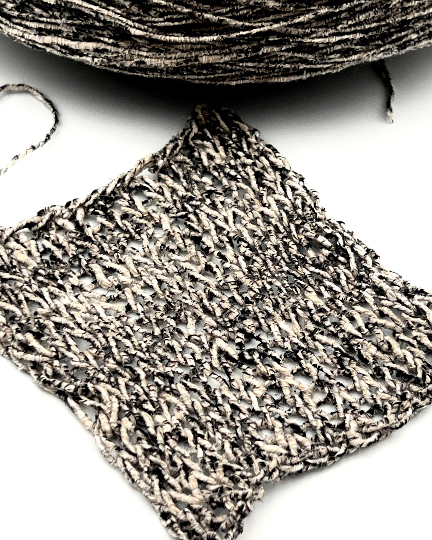 Industria Italiana Filati Jardin Tempere cotton linen and silk DK weight flame mouliné yarn balls from iDOKNiT