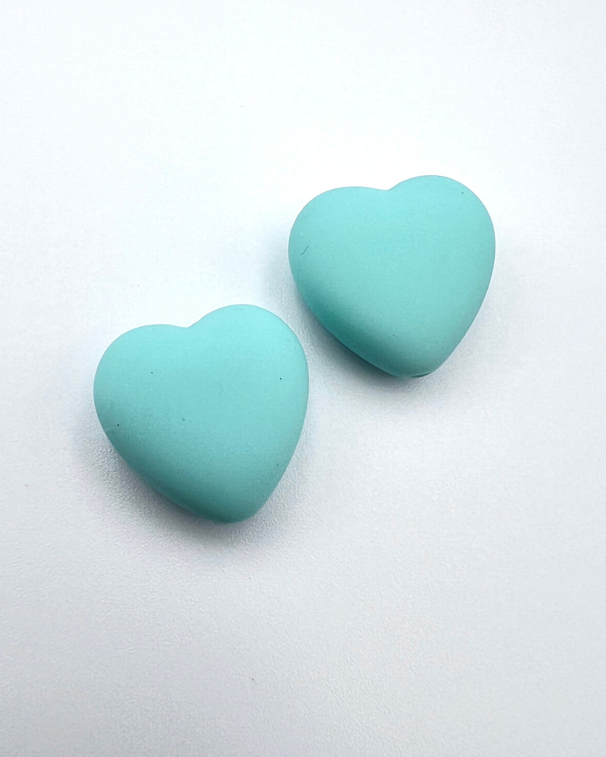 iDOKNiT silicone heart shaped knitting needle stoppers and point protectors pair