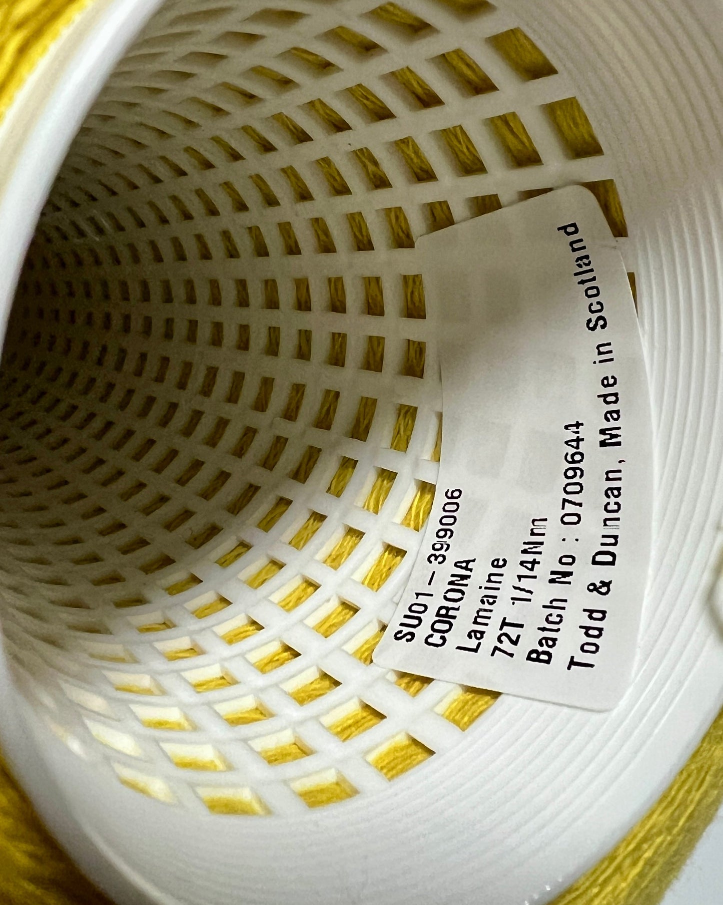 Todd & Duncan LAMAINE luxury 100% lambswool lace weight yarn, ultra-fine Nm 1/14 industrial construction made in Scotland, suitable for multi-strand knitting and refined garments at iDOKNiT.
