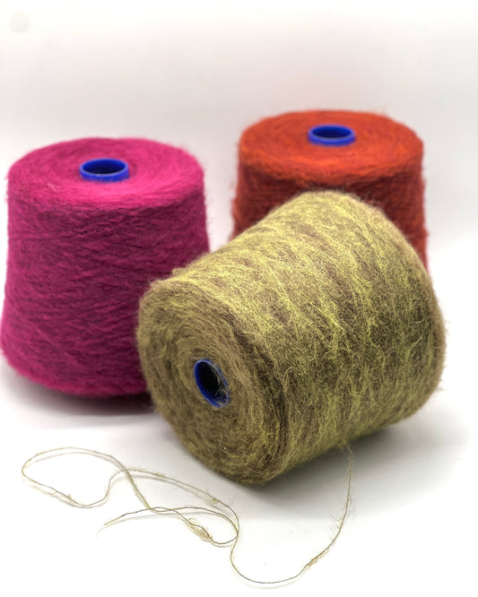 Fluffy Botto Giuseppe Alba Soft Dégradé extrafine merino lace weight yarn from iDOKNiT. Premium Italian-spun gradient fiber for soft, airy luxury knitting and weaving, 1200m per 100g.